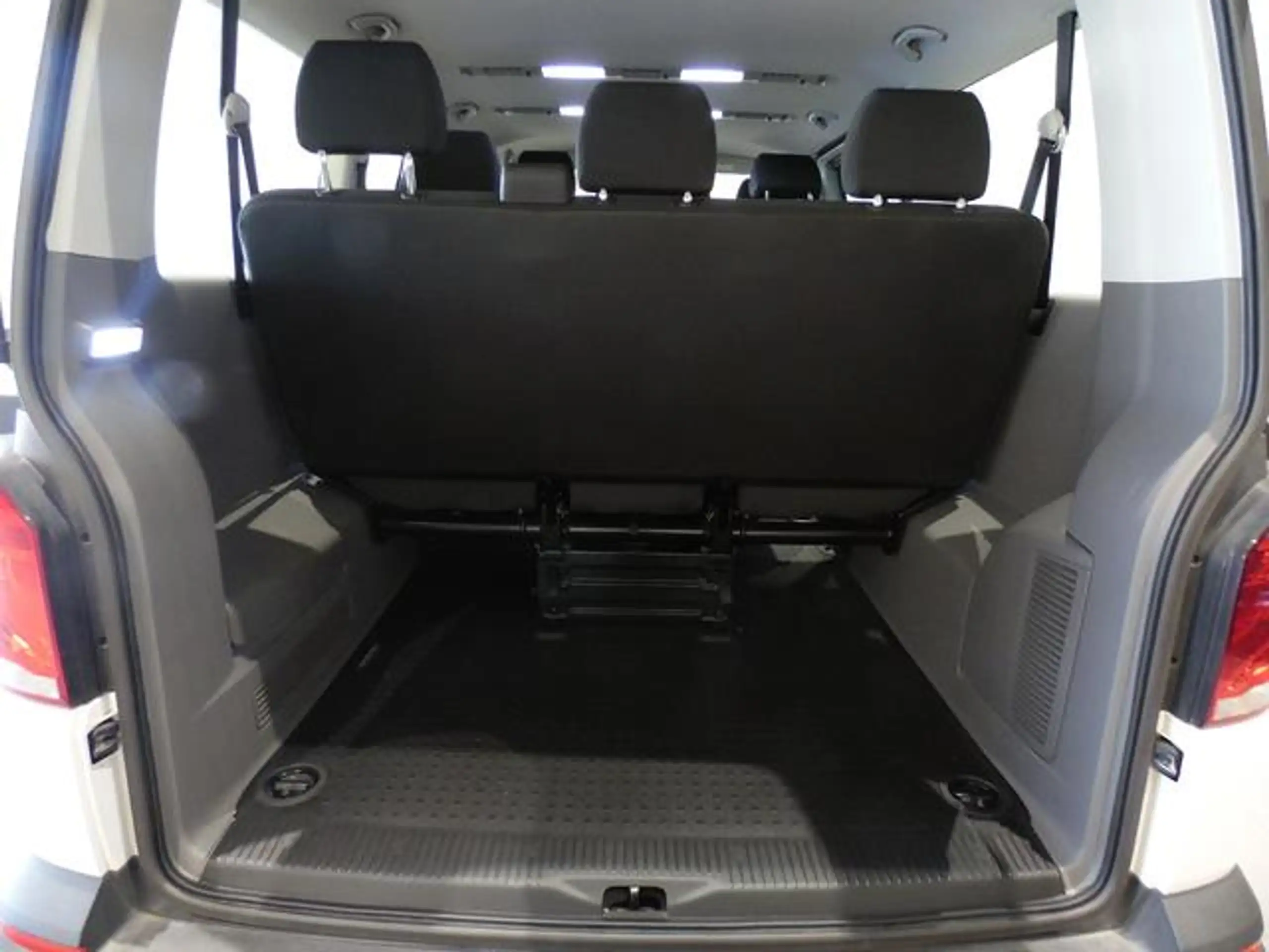 Volkswagen - T5 Caravelle