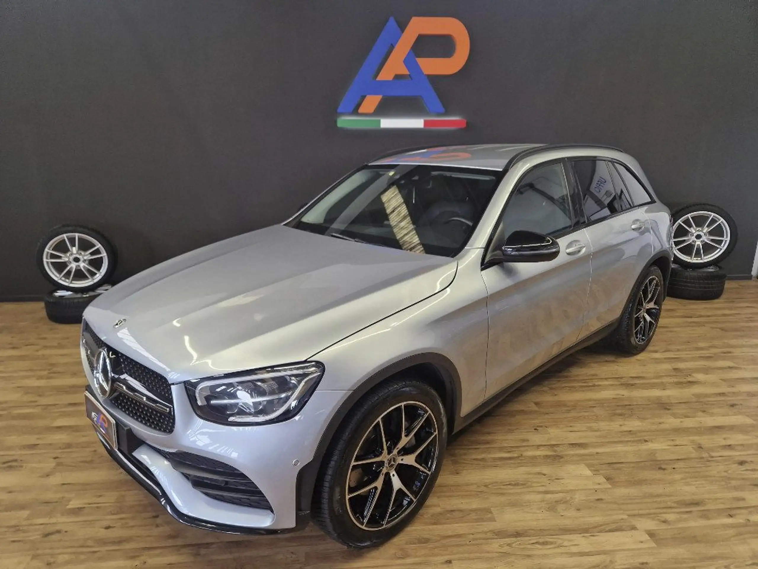 Mercedes-Benz - GLC 220