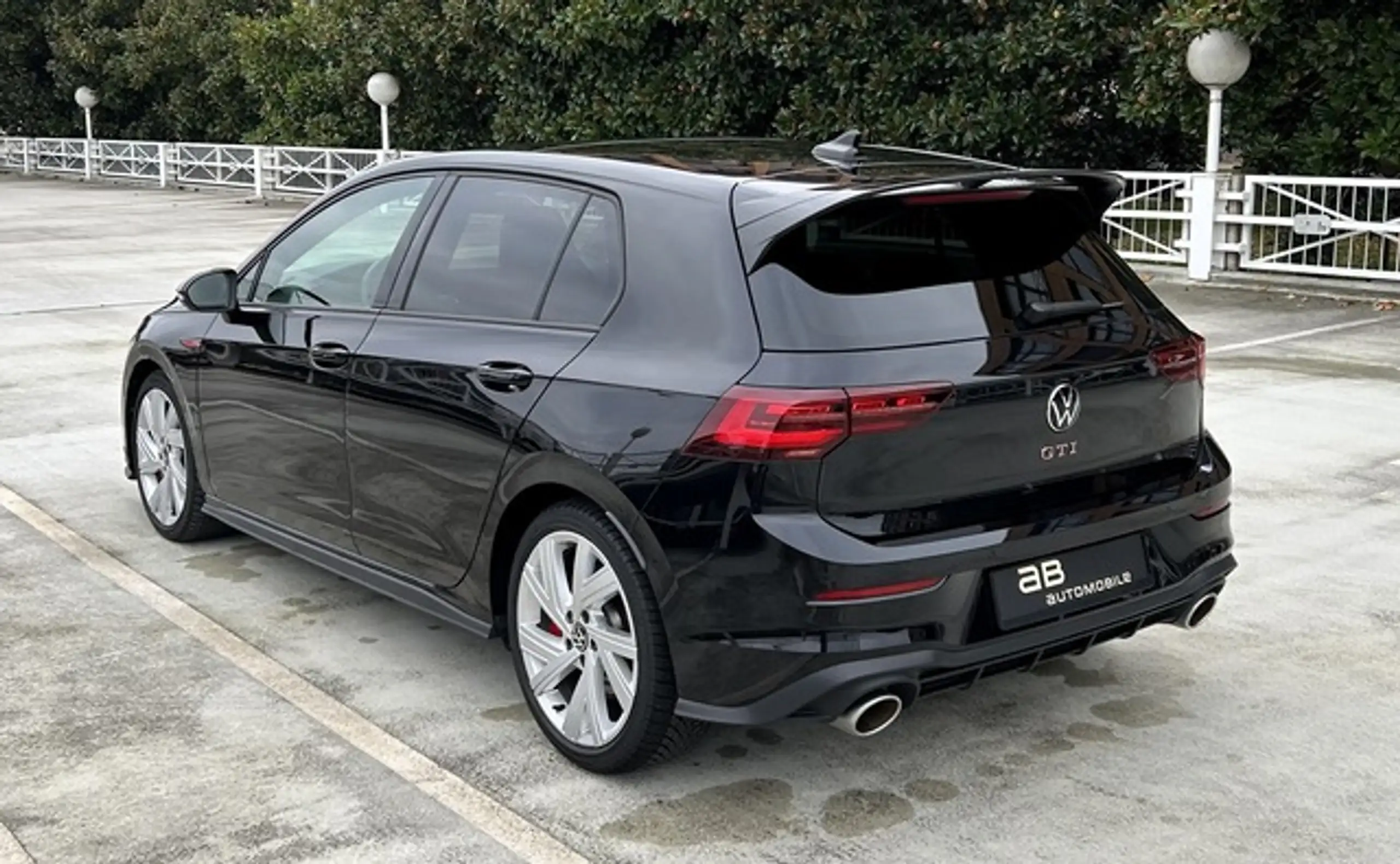 Volkswagen - Golf GTI