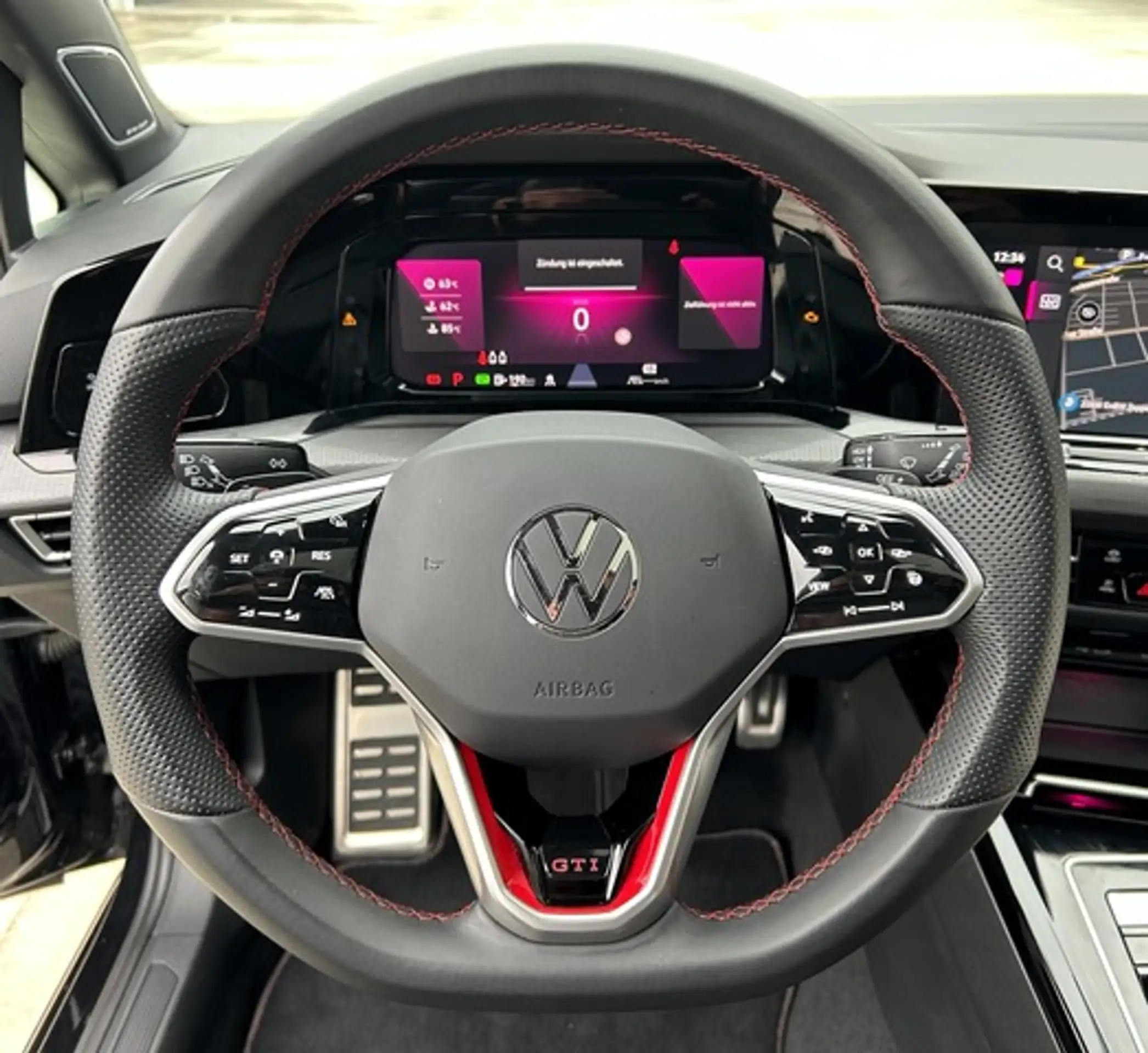 Volkswagen - Golf GTI