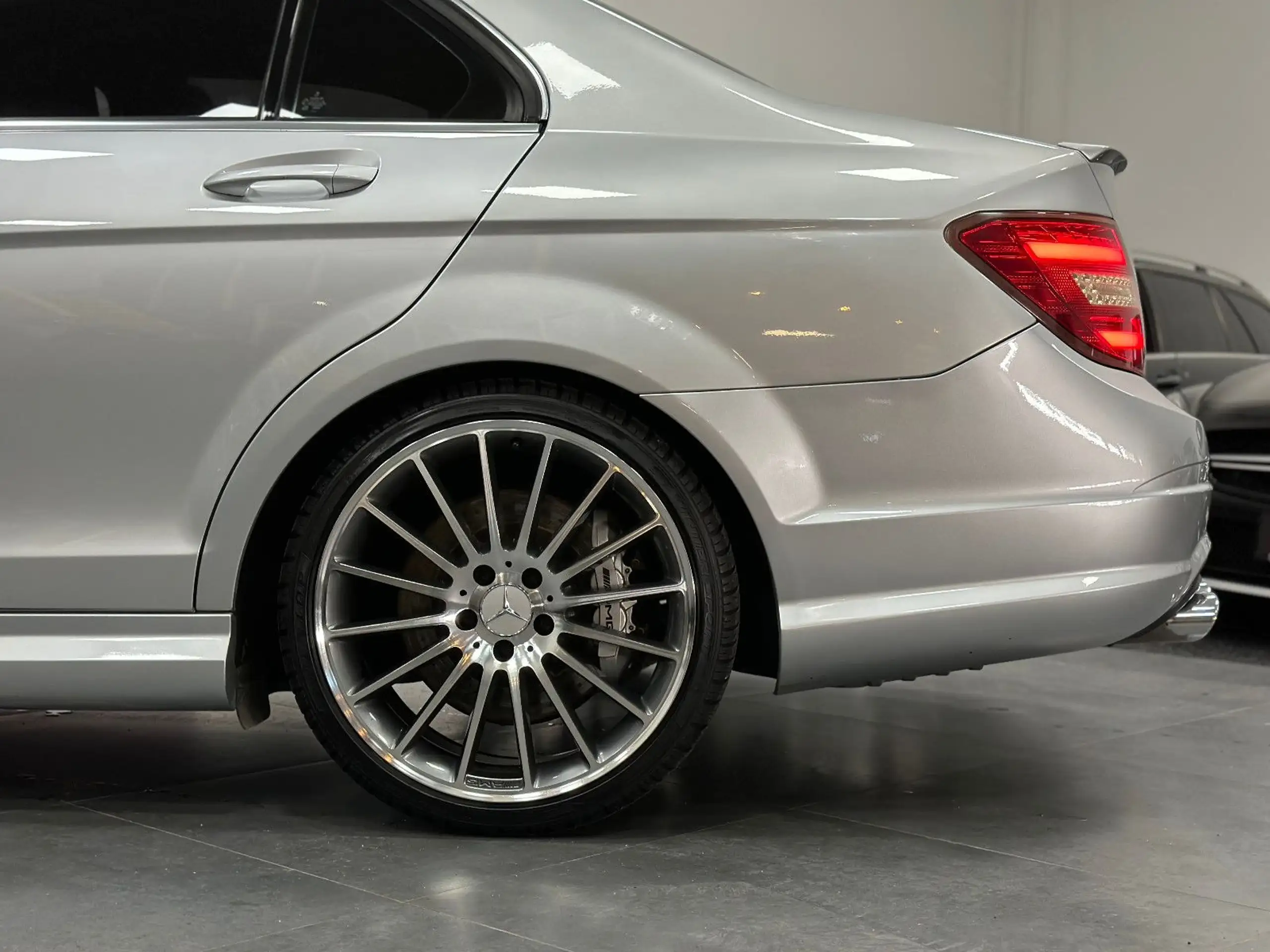 Mercedes-Benz - C 63 AMG