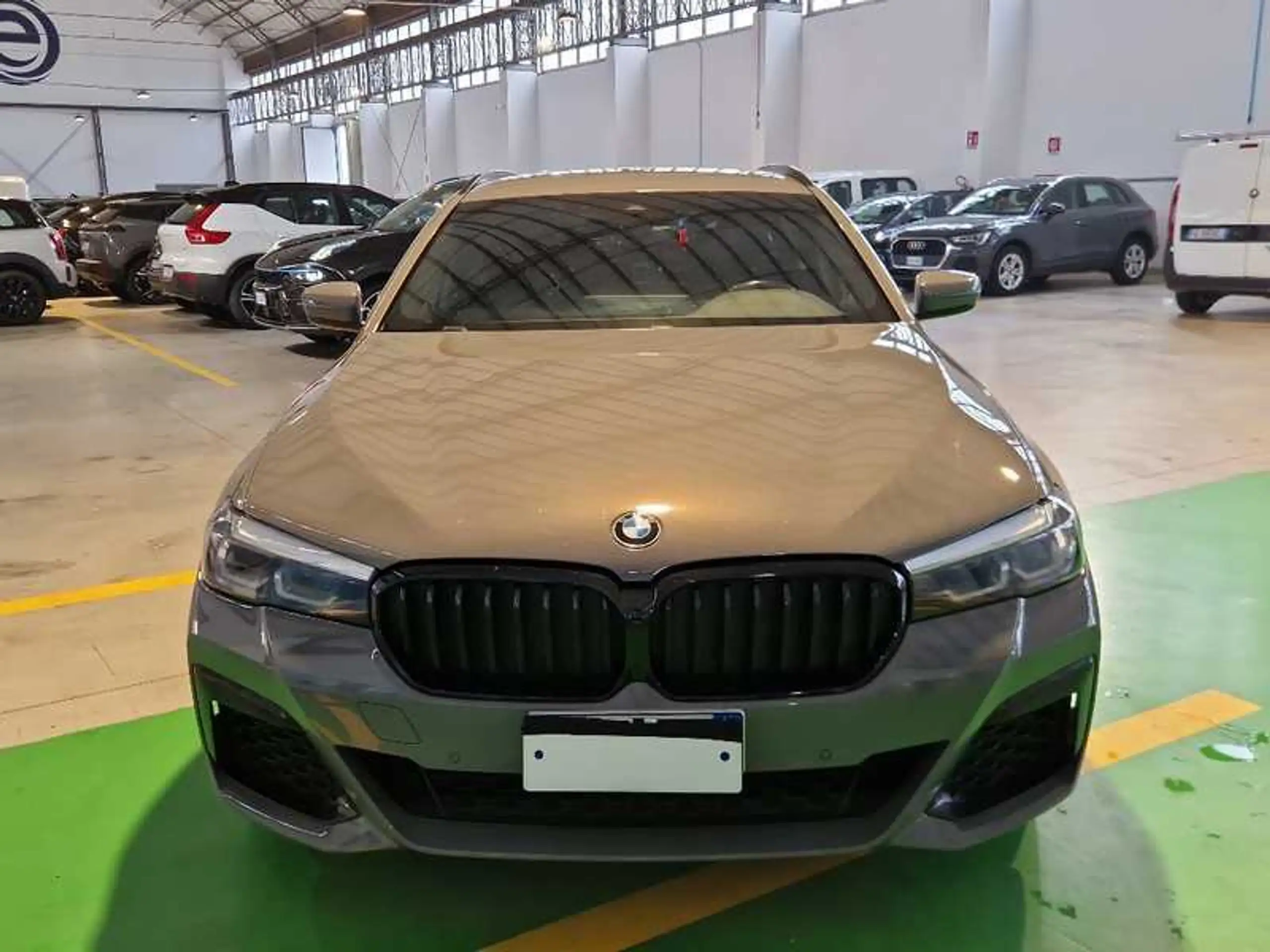 BMW - 520