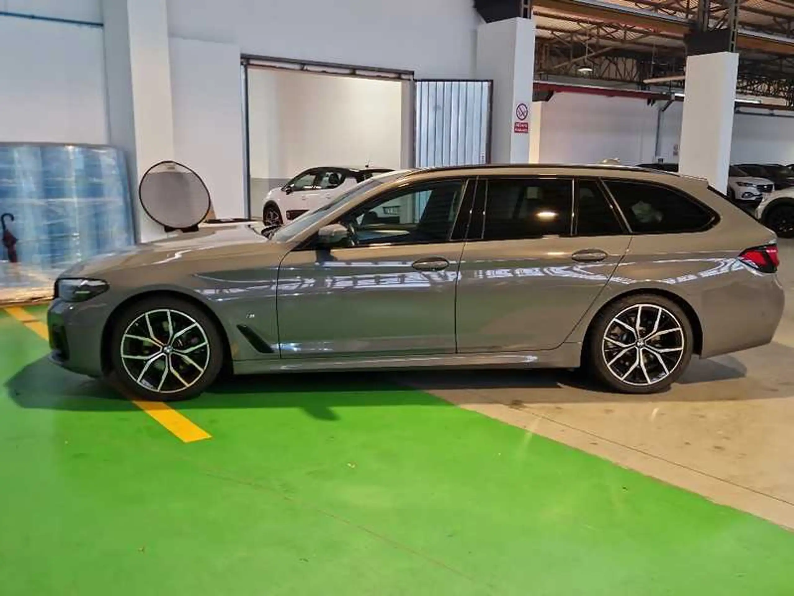 BMW - 520