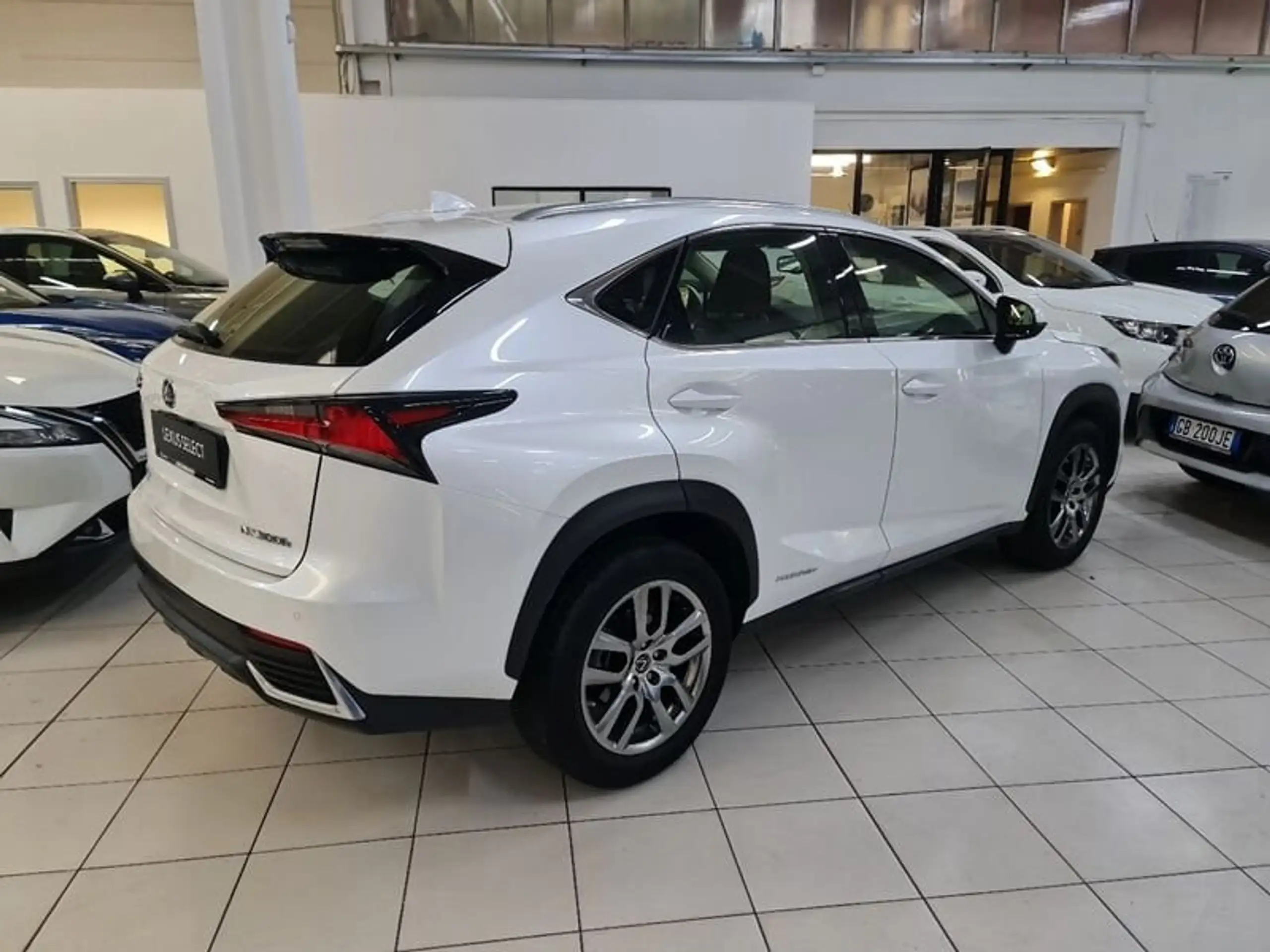 Lexus - NX 300