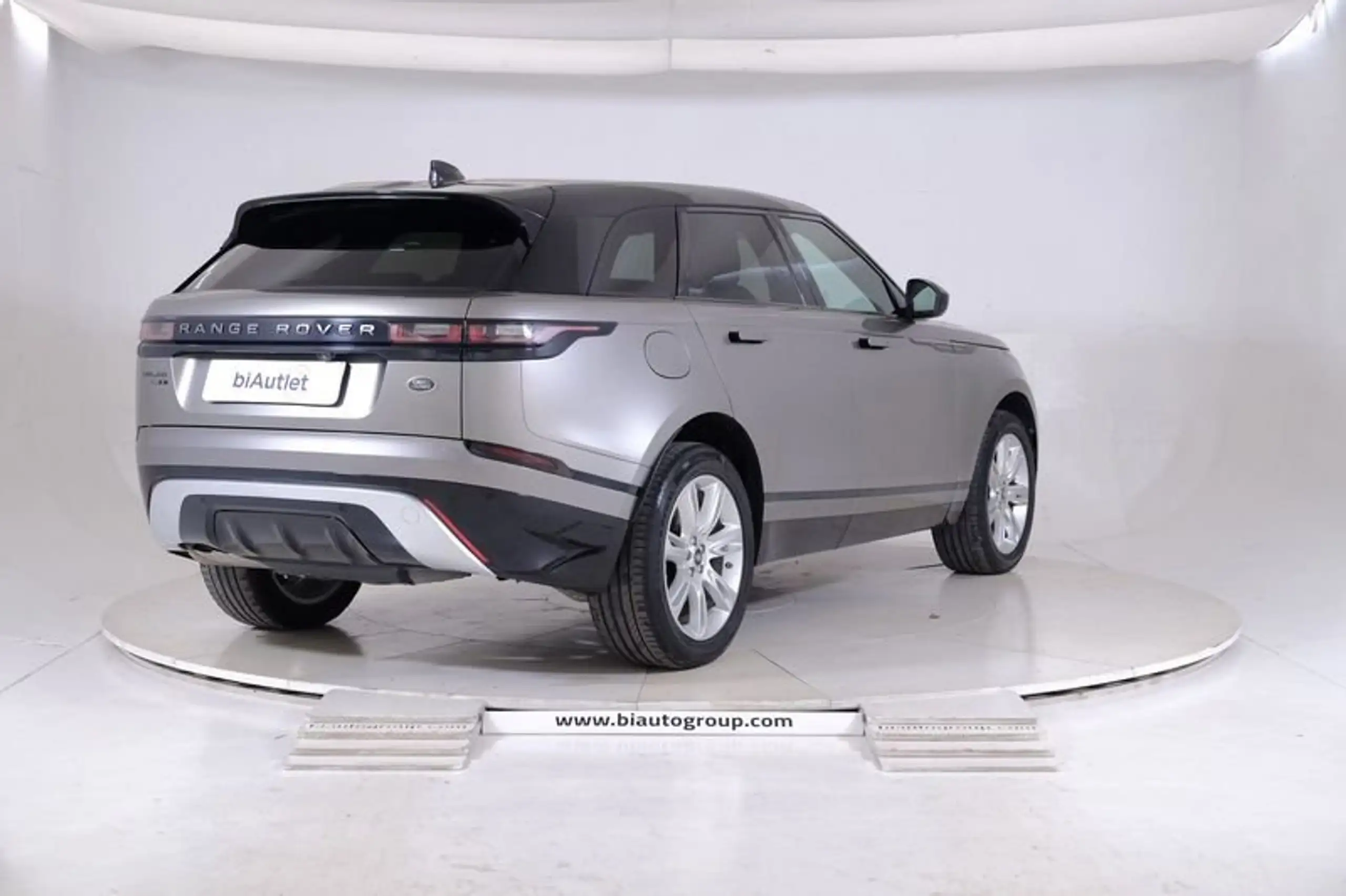 Land Rover - Range Rover Velar