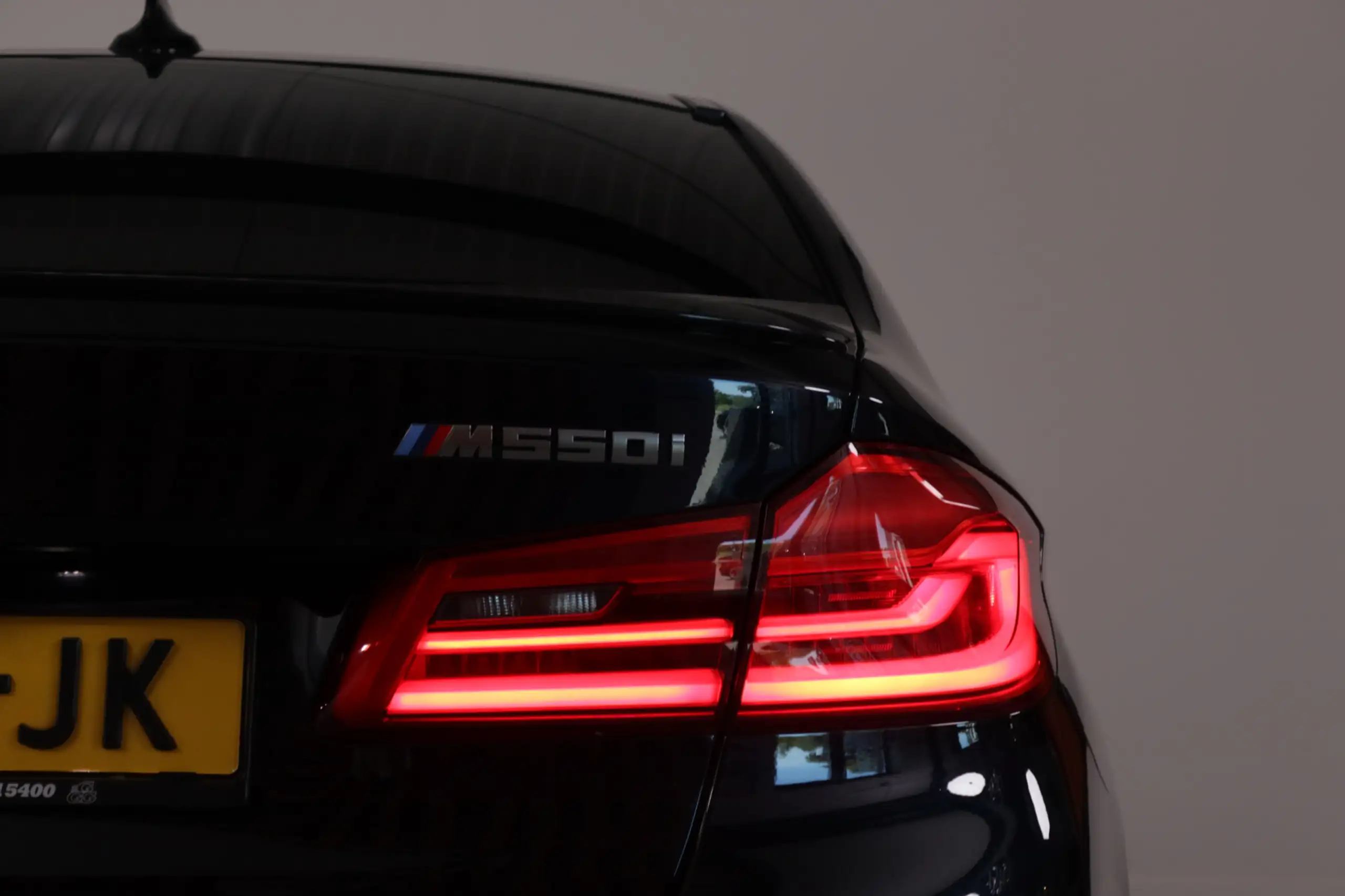 BMW - M550