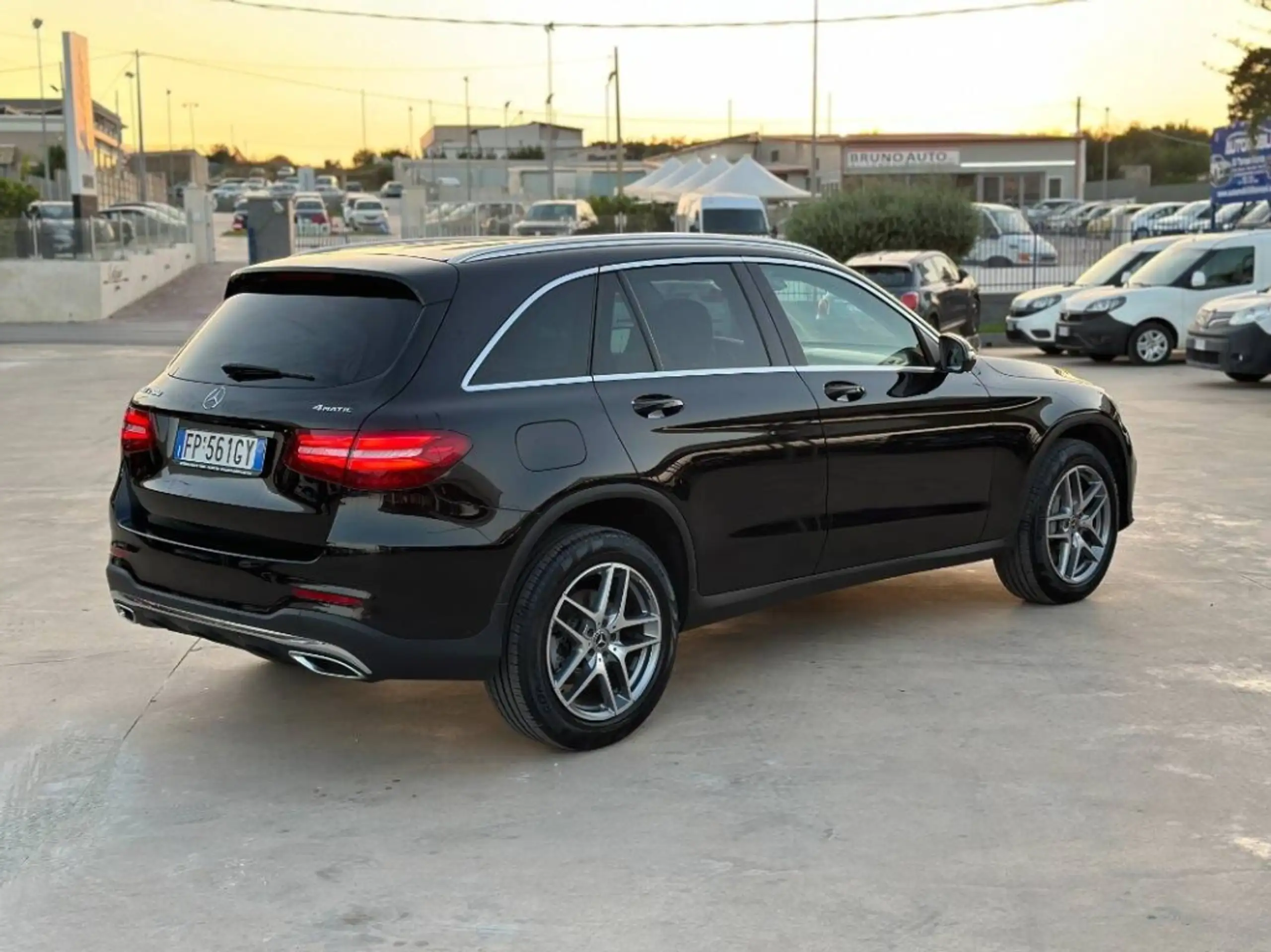 Mercedes-Benz - GLC 250