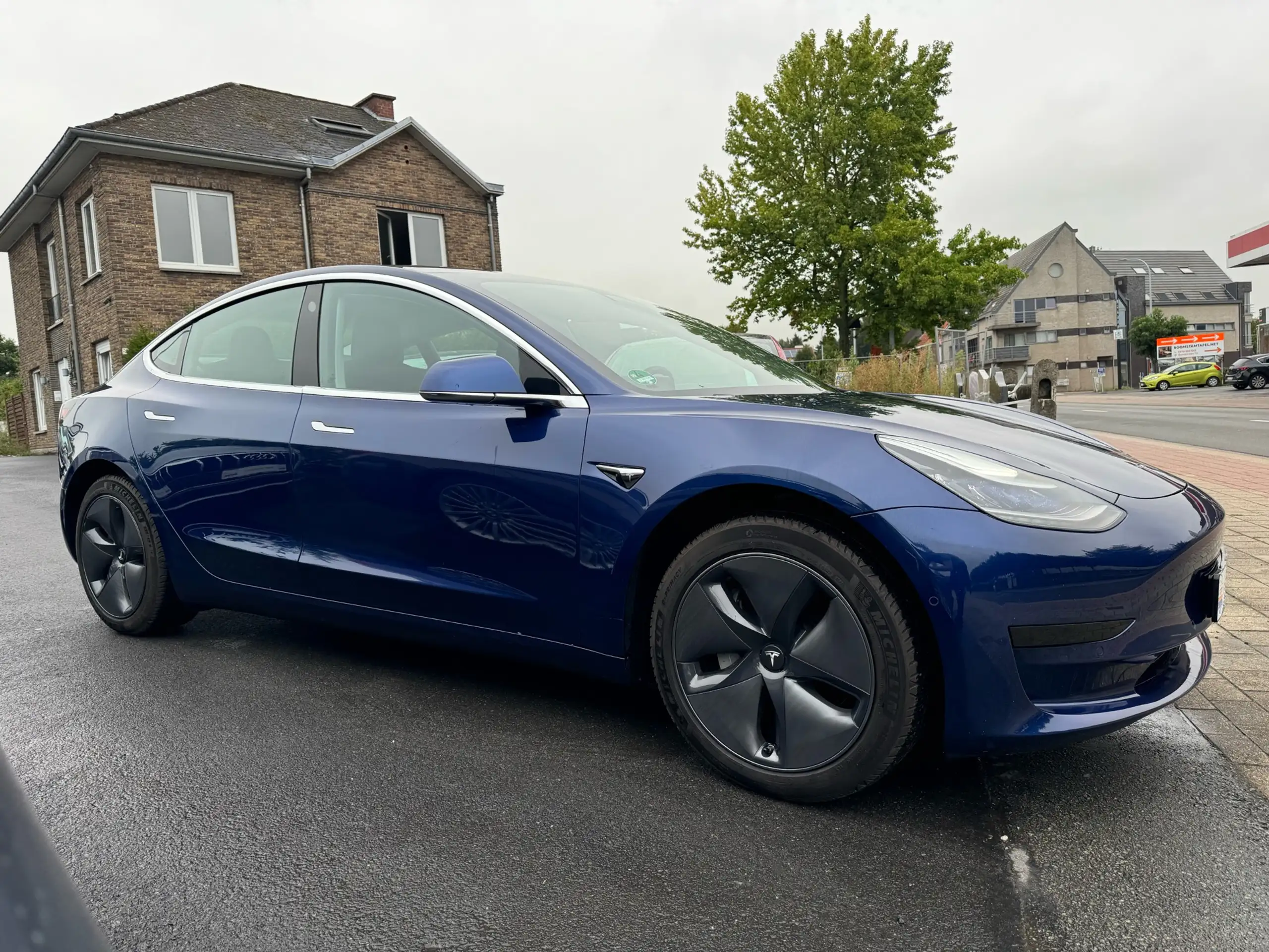 Tesla - Model 3