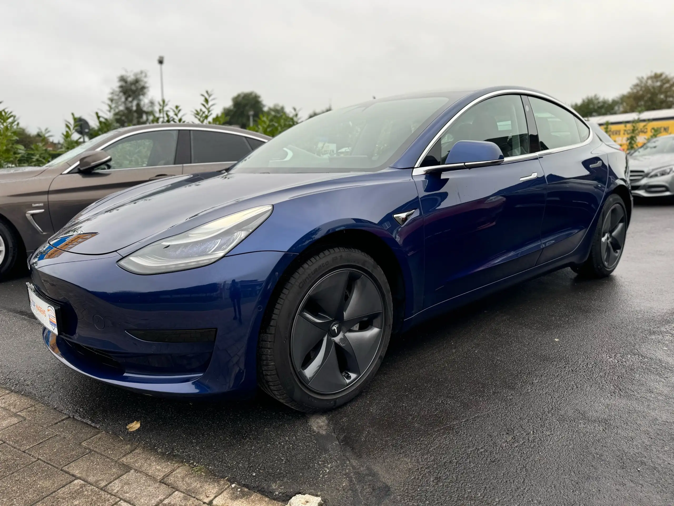 Tesla - Model 3