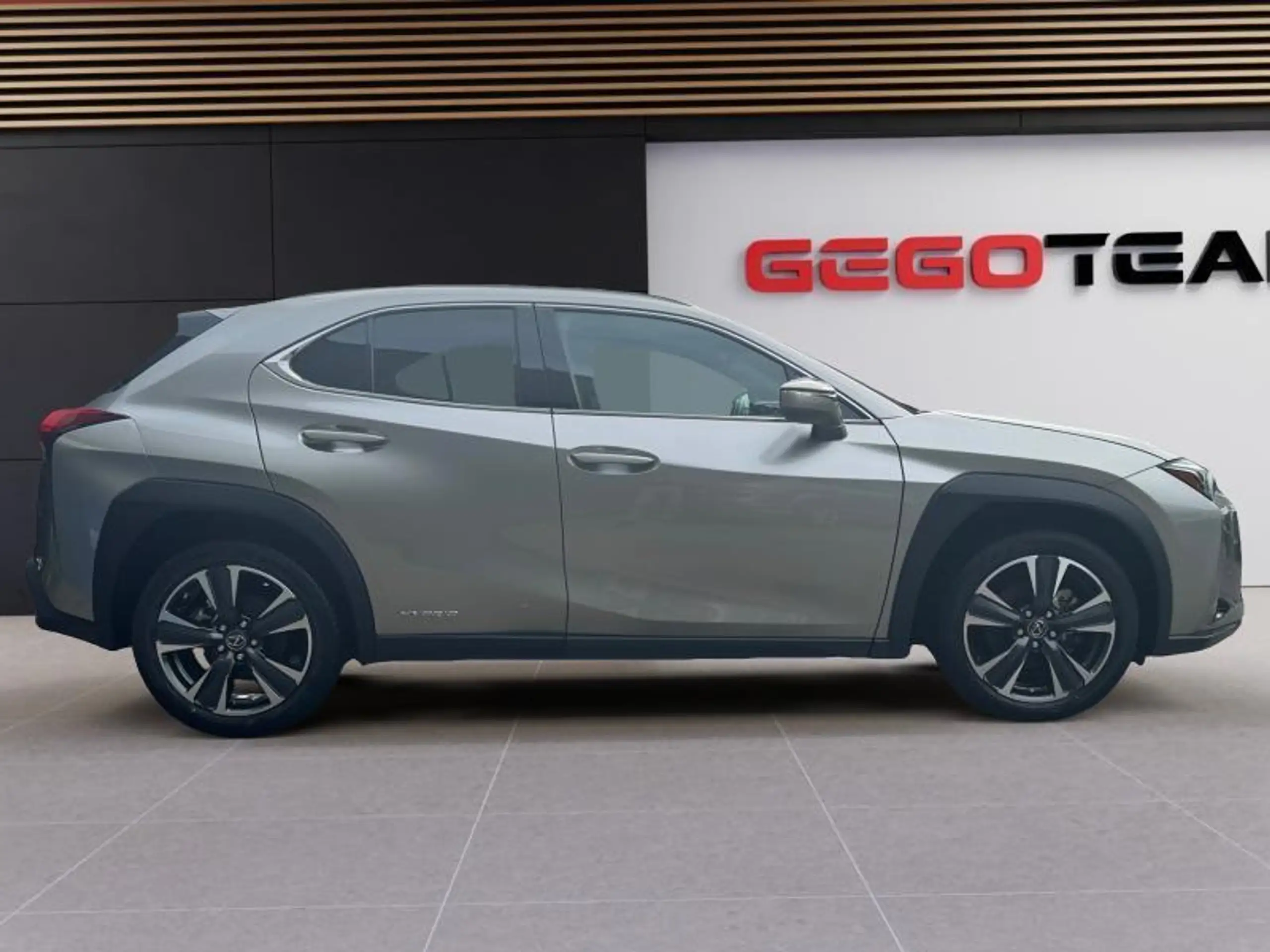 Lexus - UX 250h