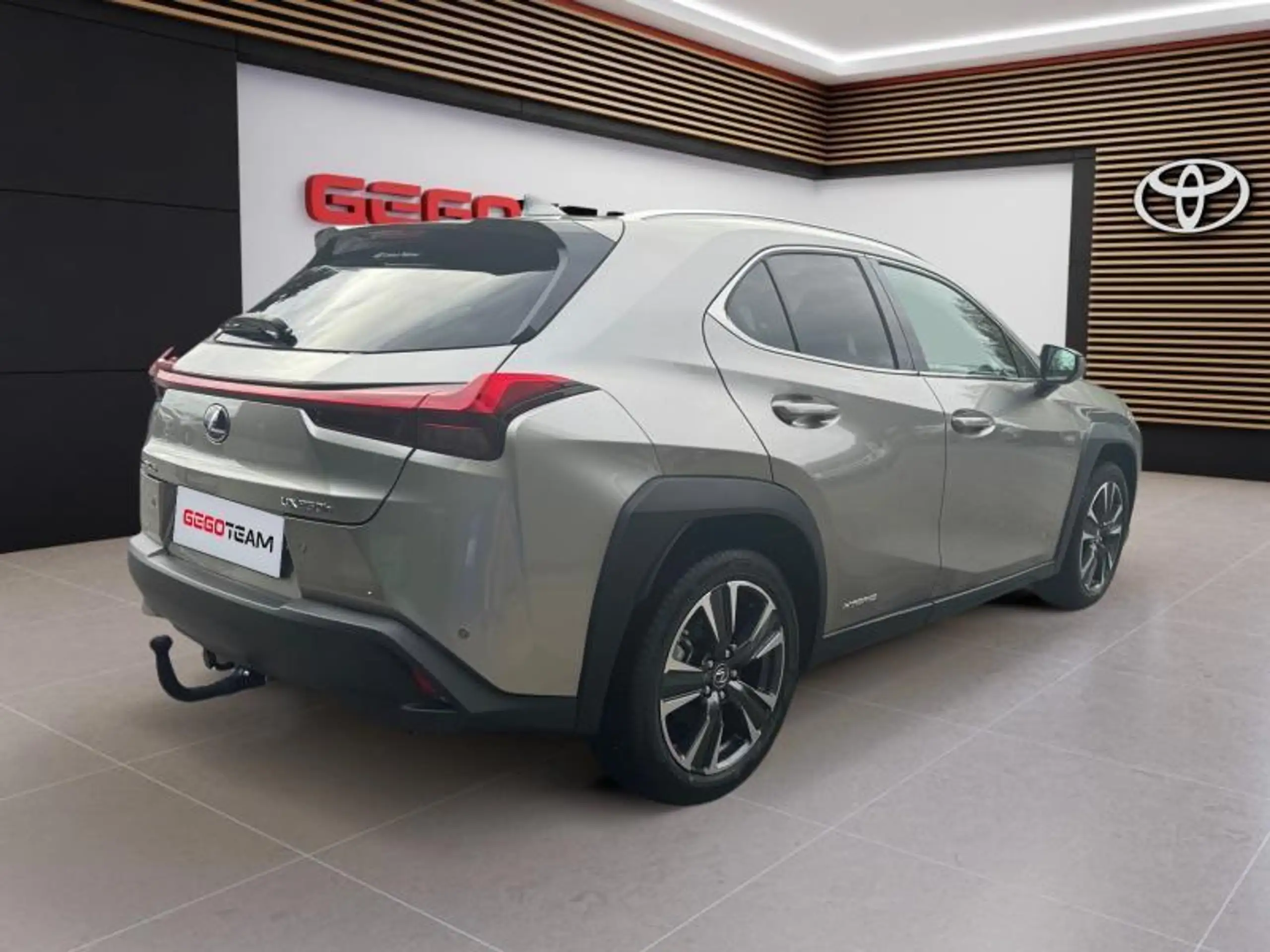 Lexus - UX 250h