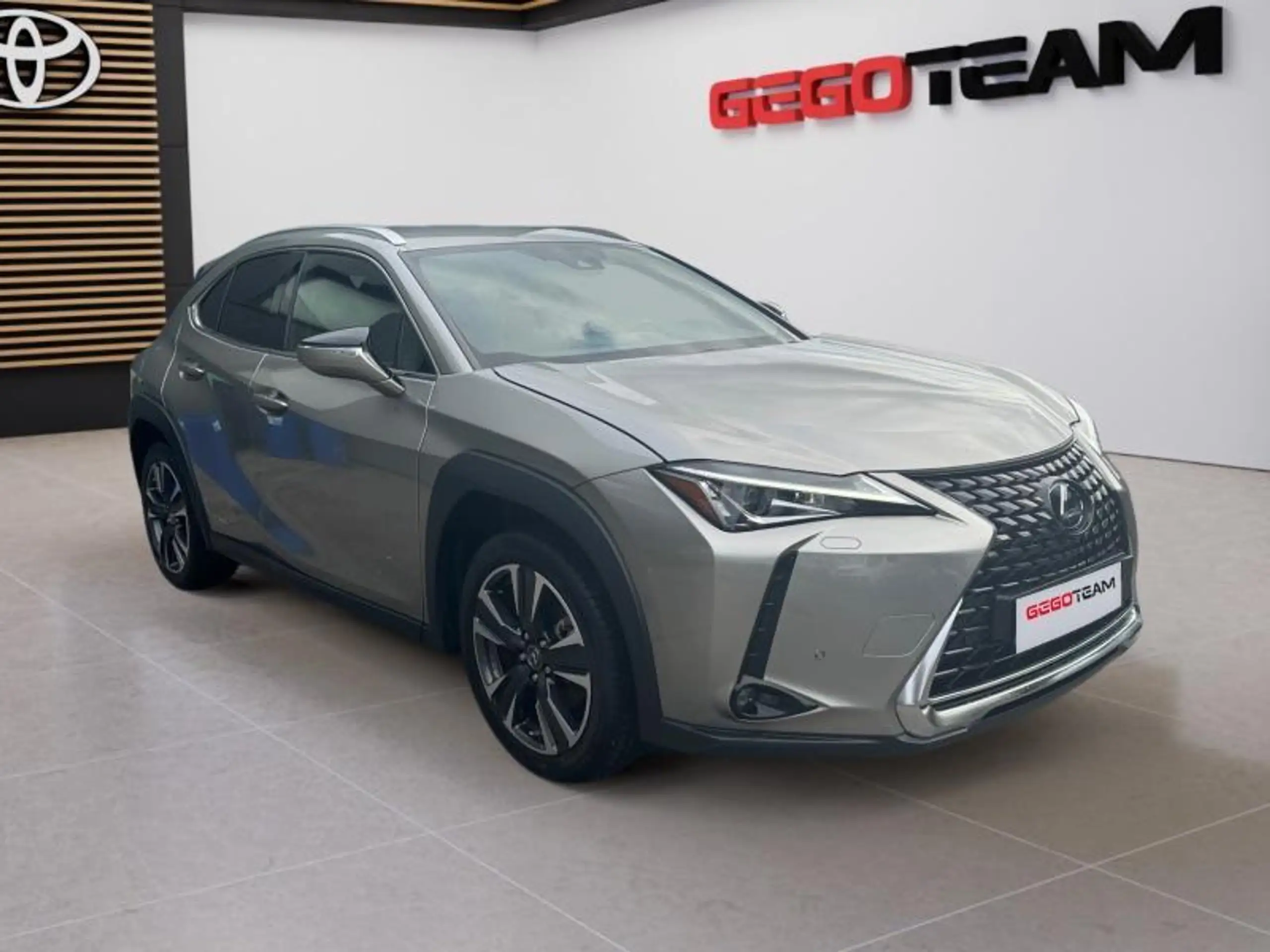 Lexus - UX 250h