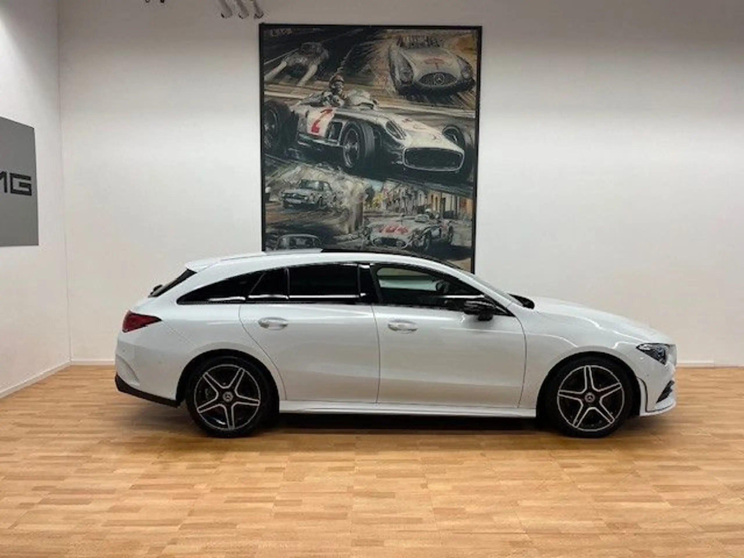 Mercedes-Benz - CLA 220