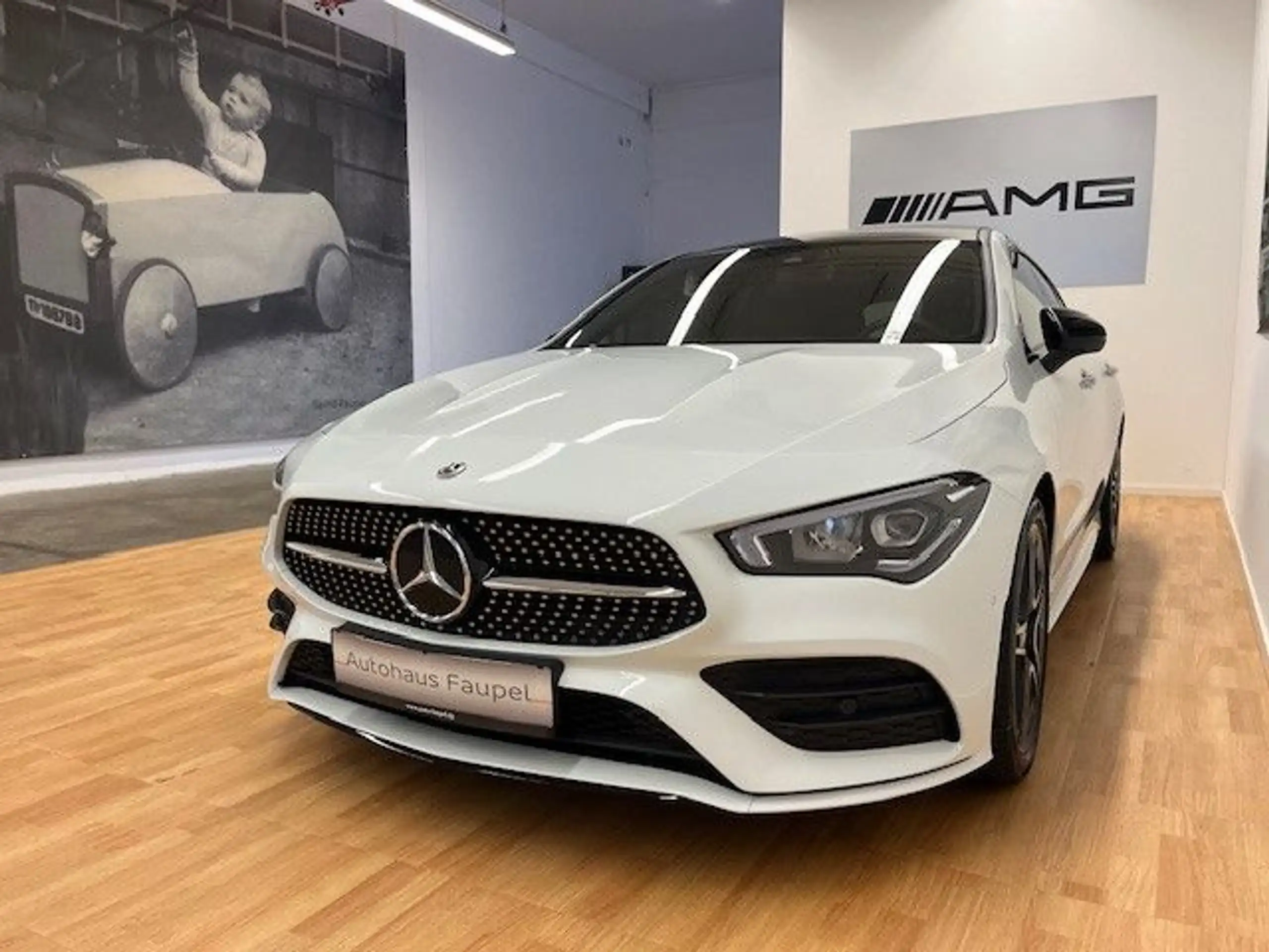 Mercedes-Benz - CLA 220