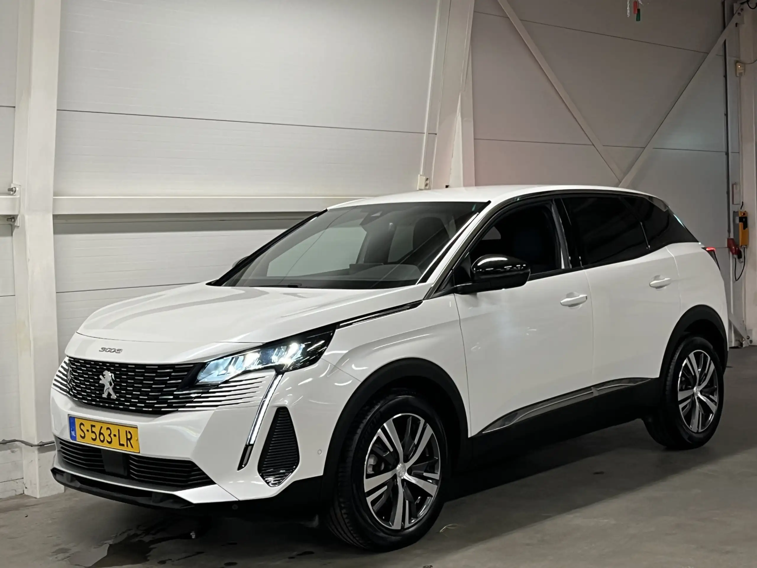 Peugeot - 3008