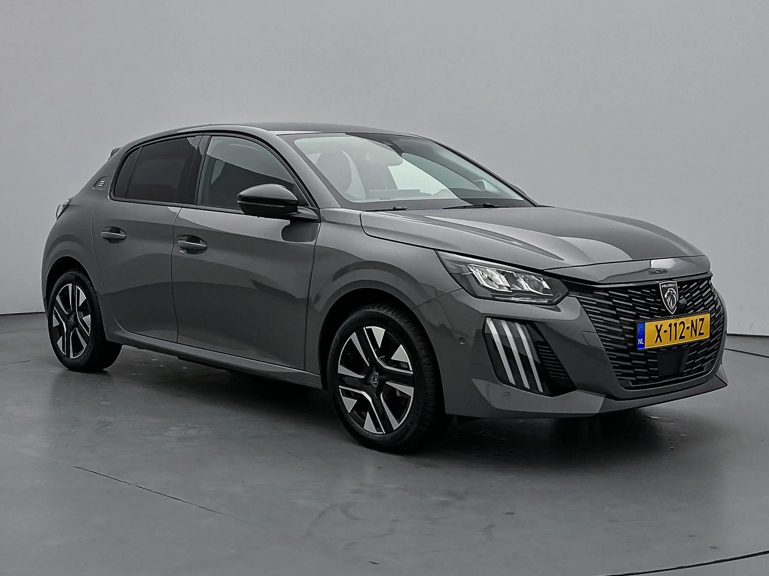 Peugeot - e-208