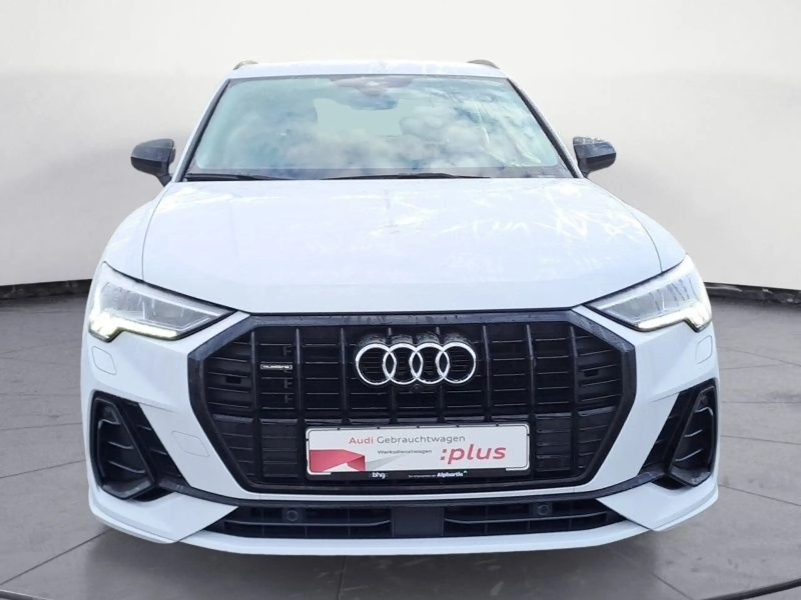 Audi - Q3