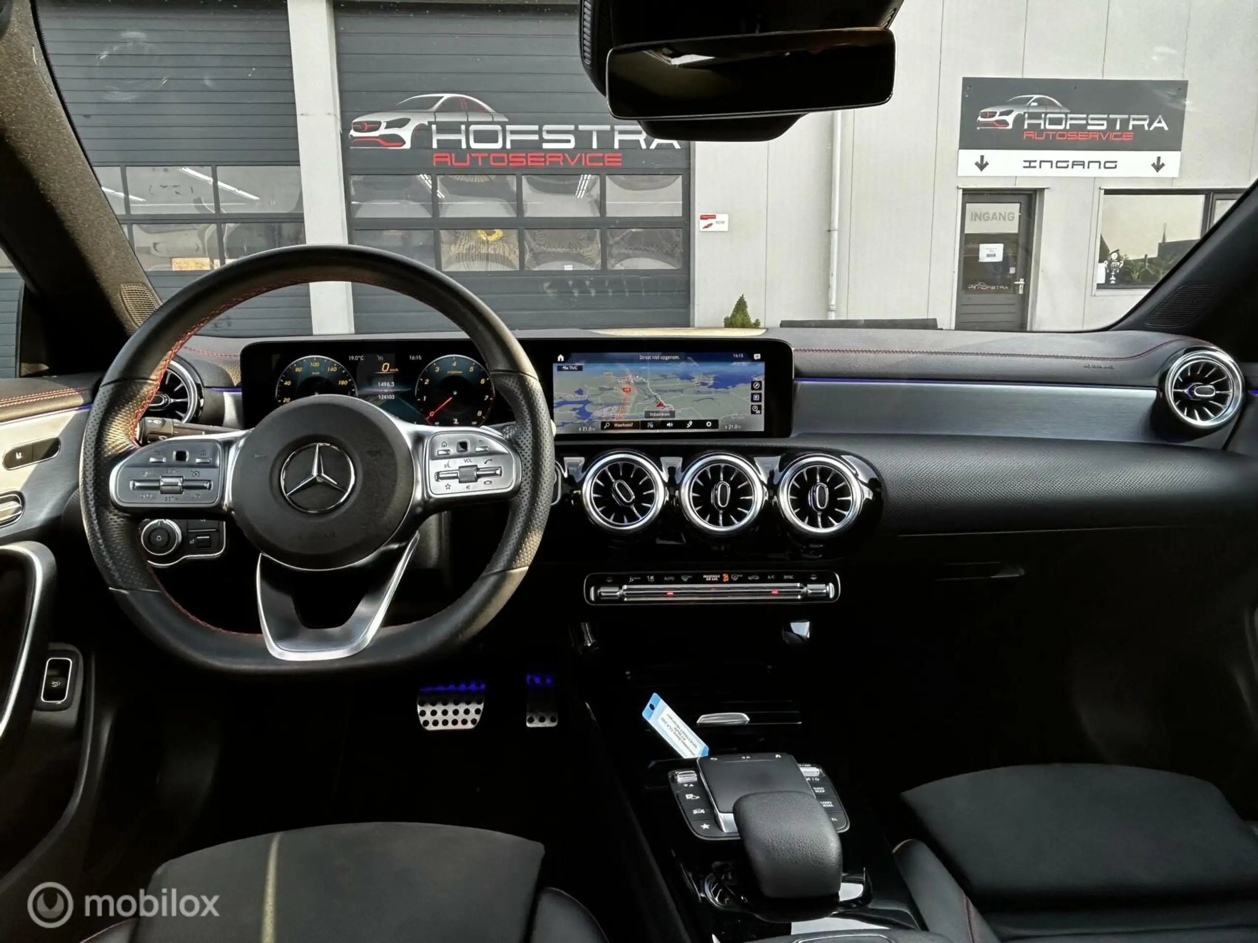 Mercedes-Benz - CLA 200