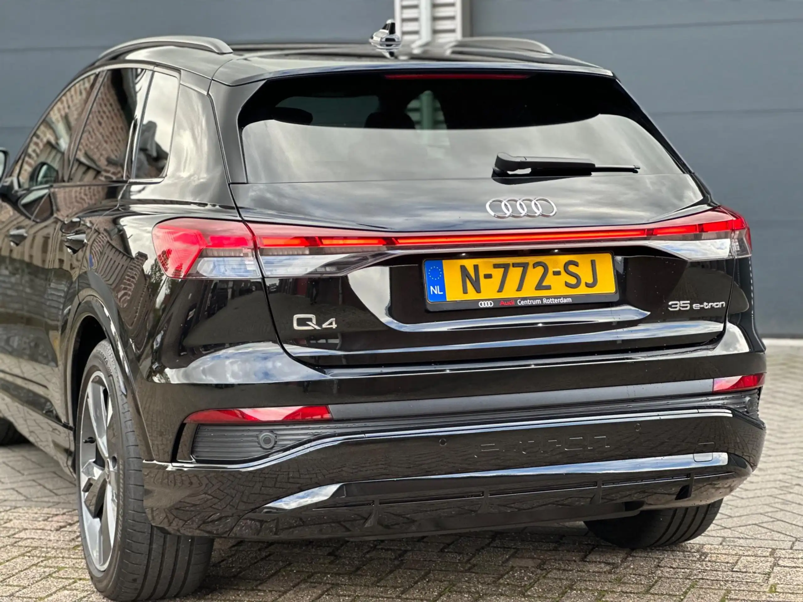 Audi - Q4 e-tron