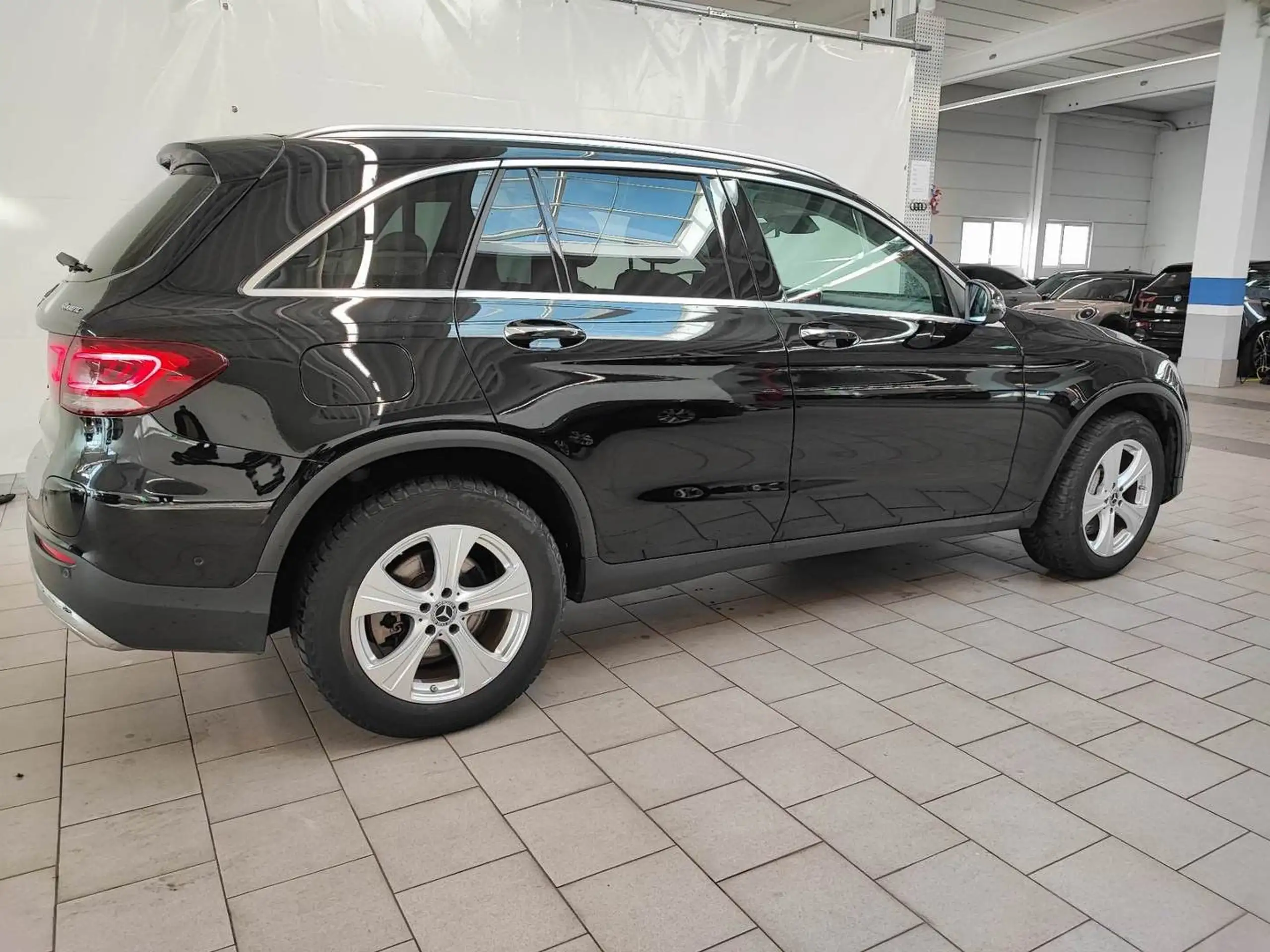 Mercedes-Benz - GLC 300