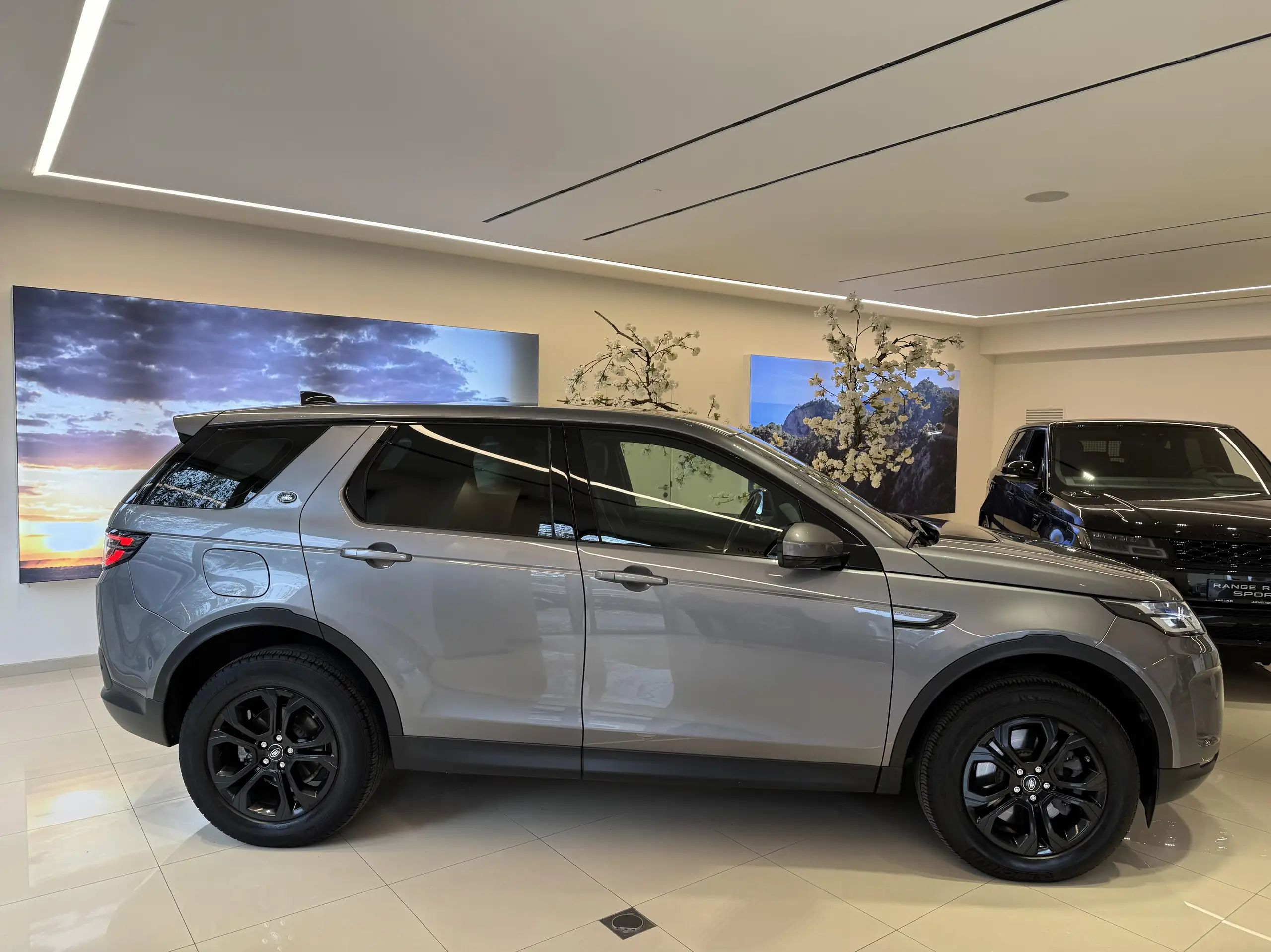 Land Rover - Discovery Sport