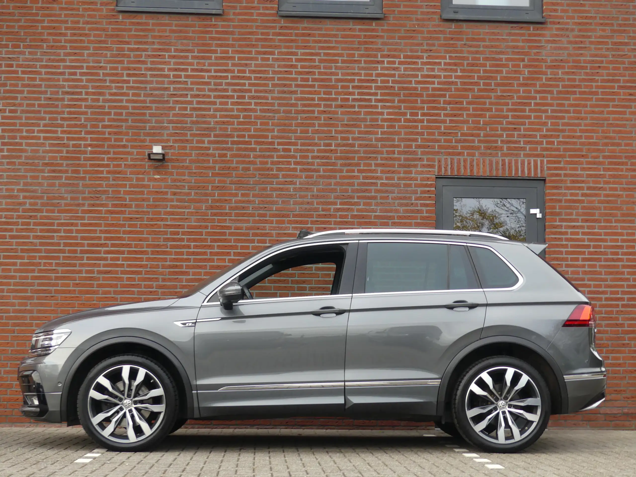 Volkswagen - Tiguan