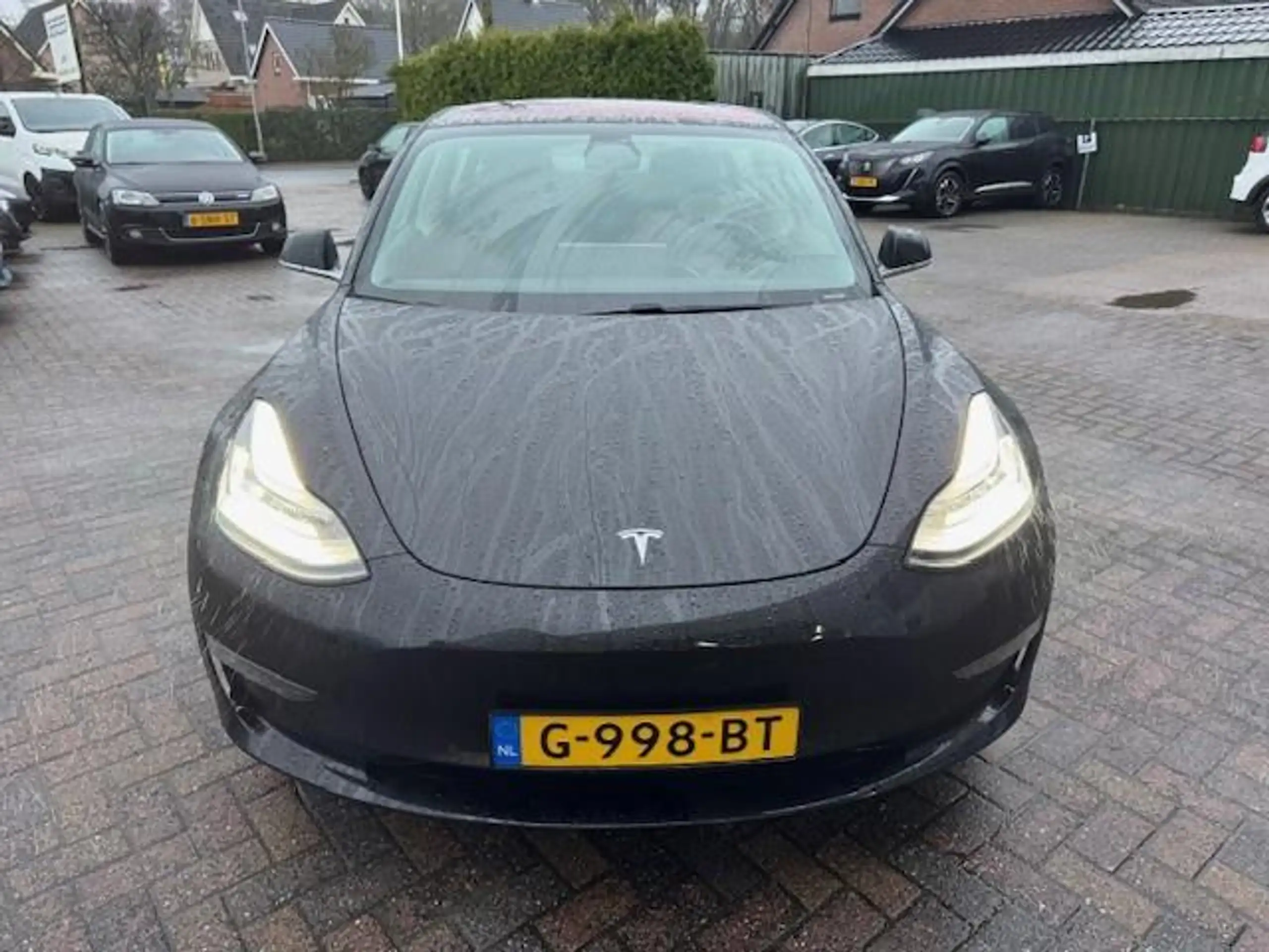 Tesla - Model 3