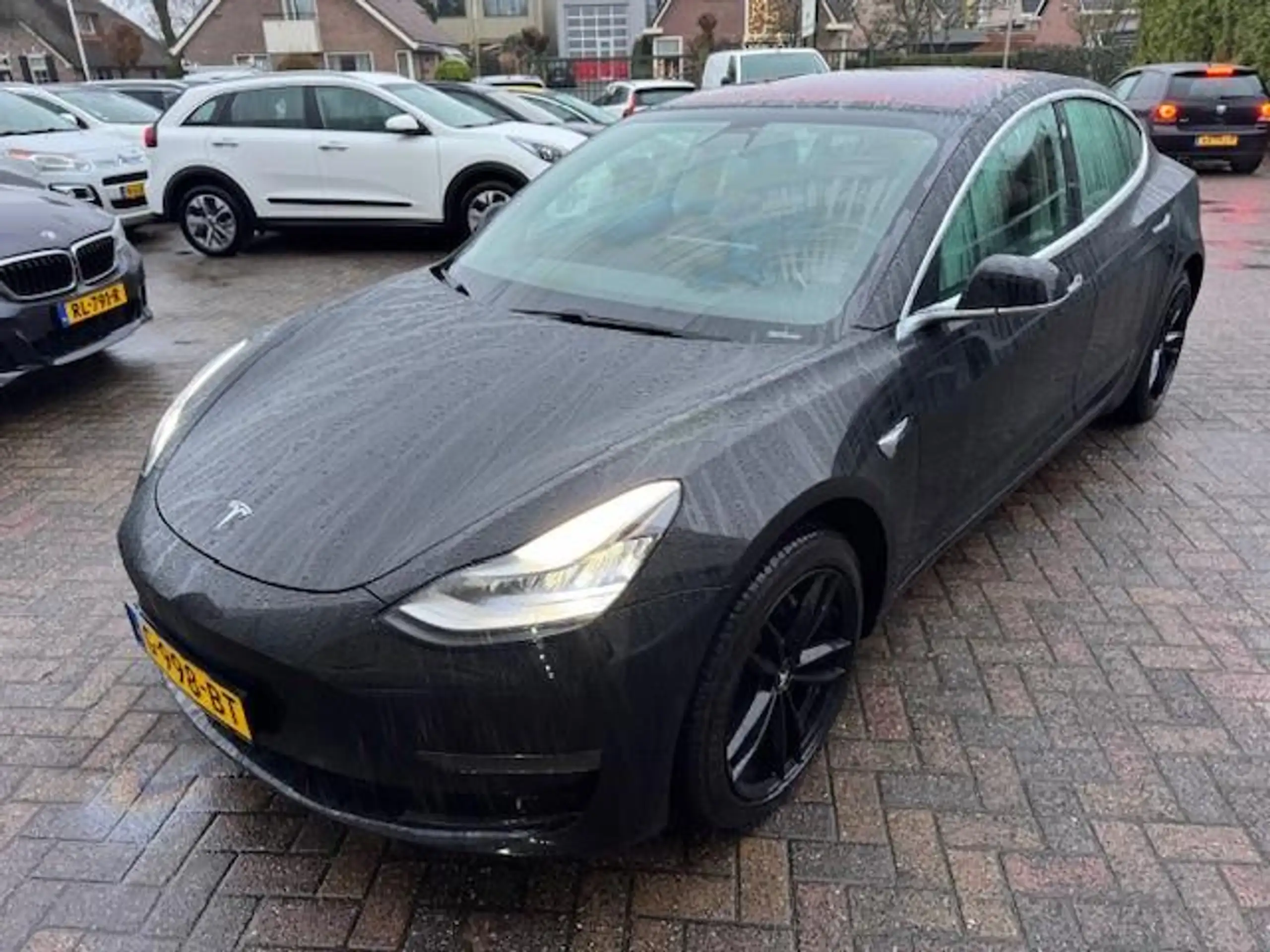 Tesla - Model 3