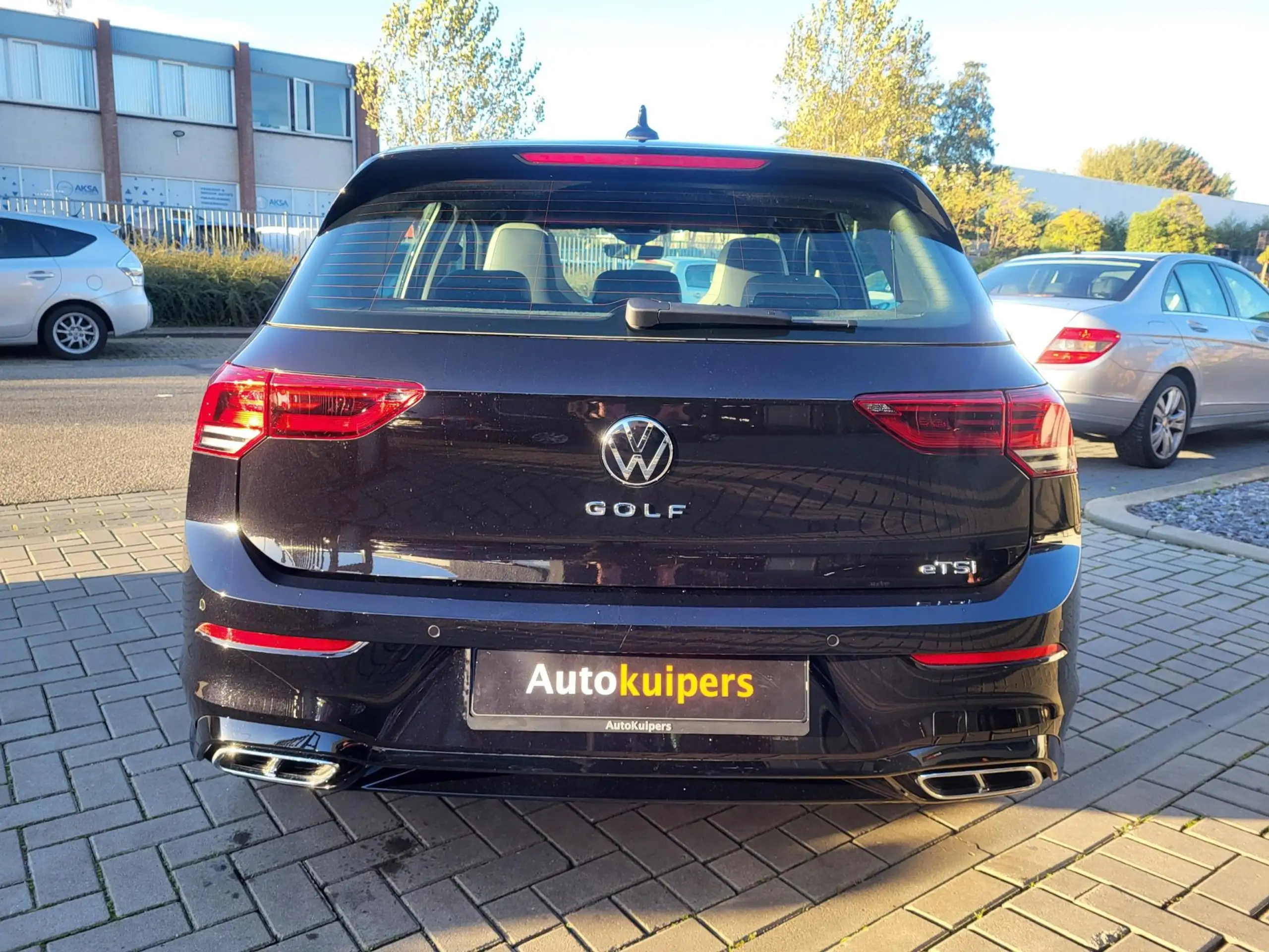 Volkswagen - Golf