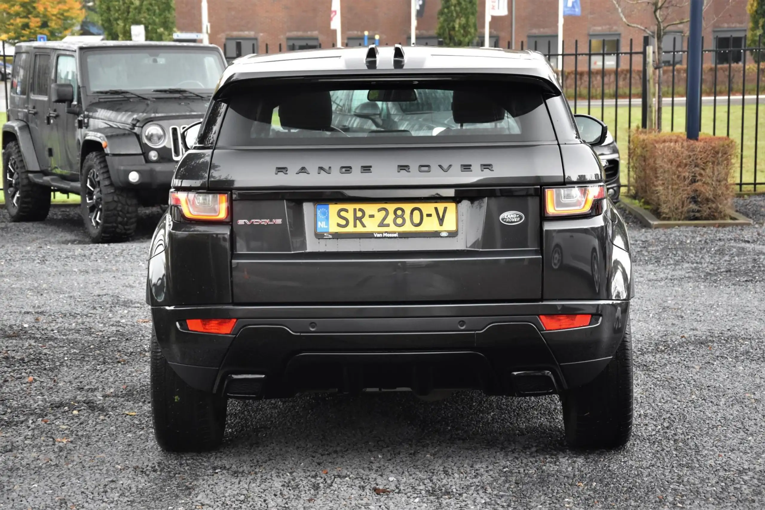 Land Rover - Range Rover Evoque