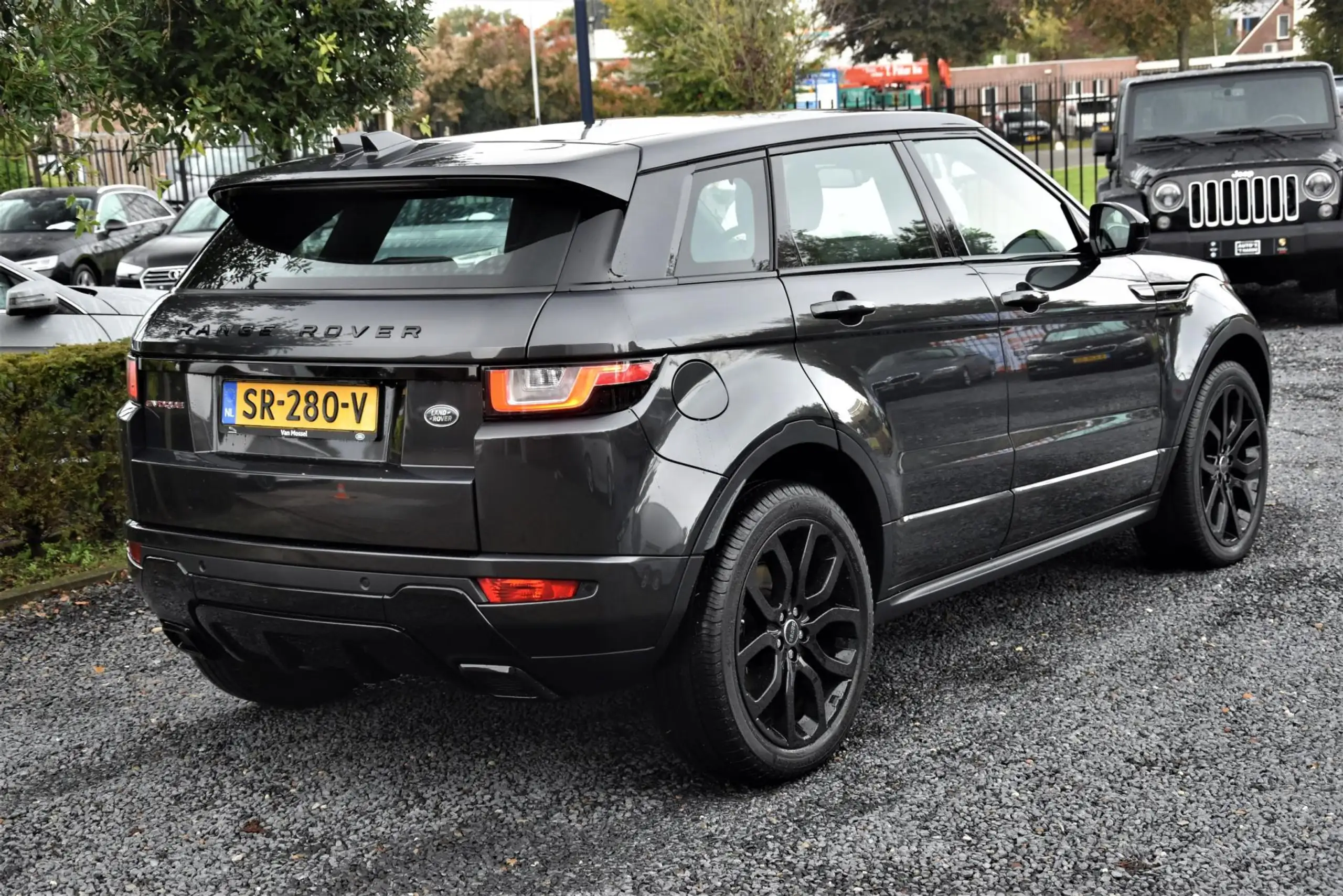 Land Rover - Range Rover Evoque