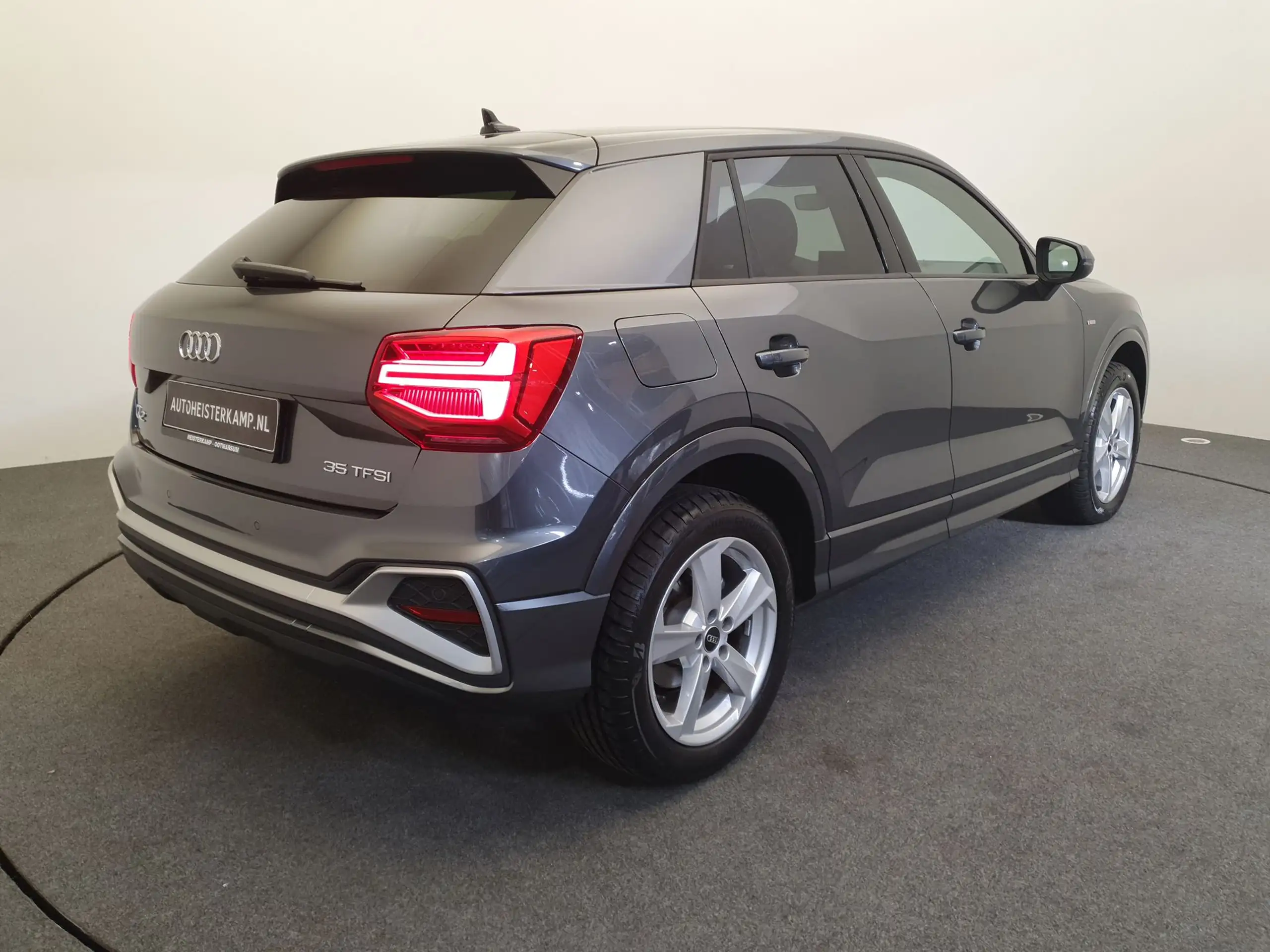 Audi - Q2