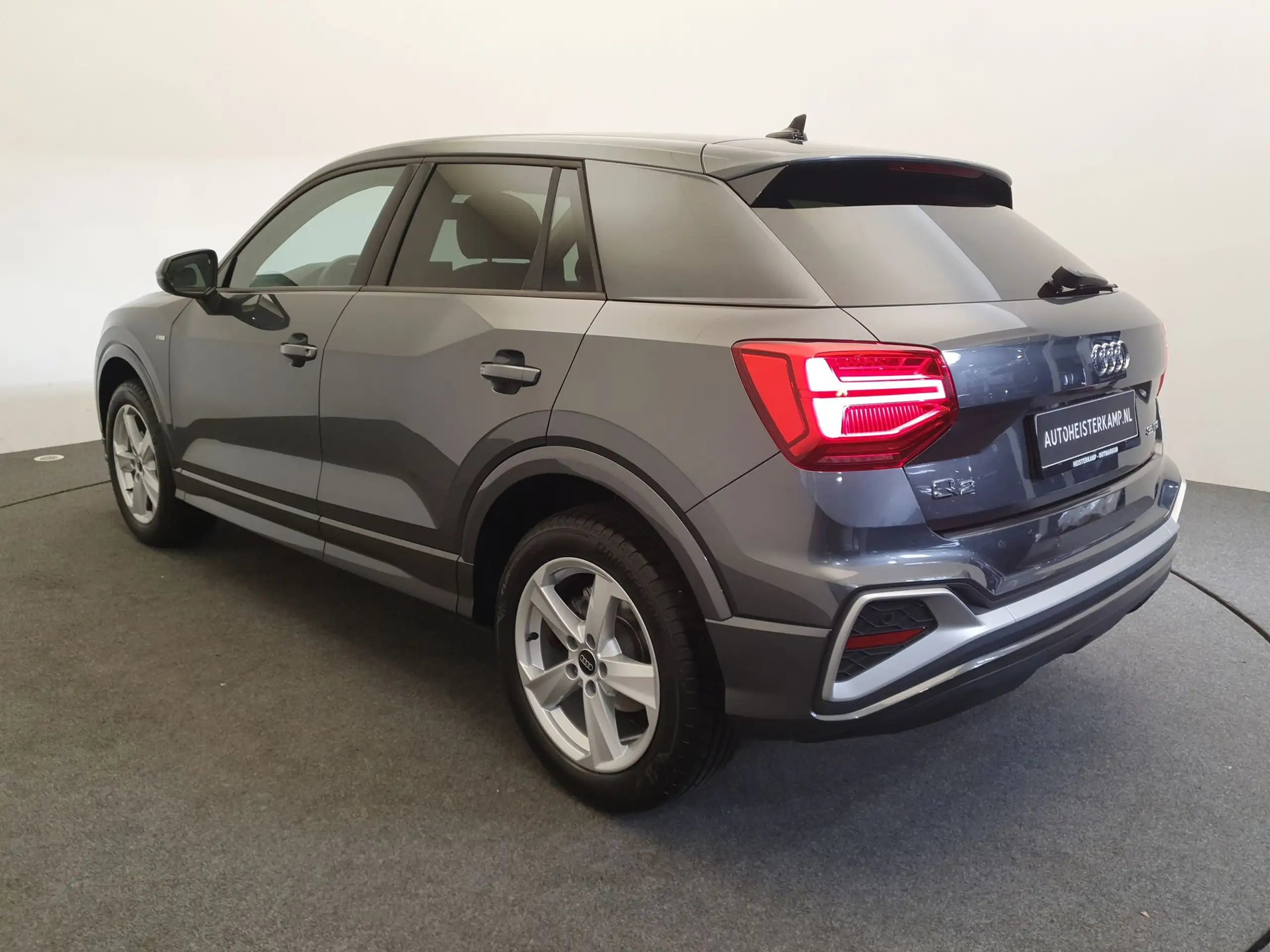 Audi - Q2