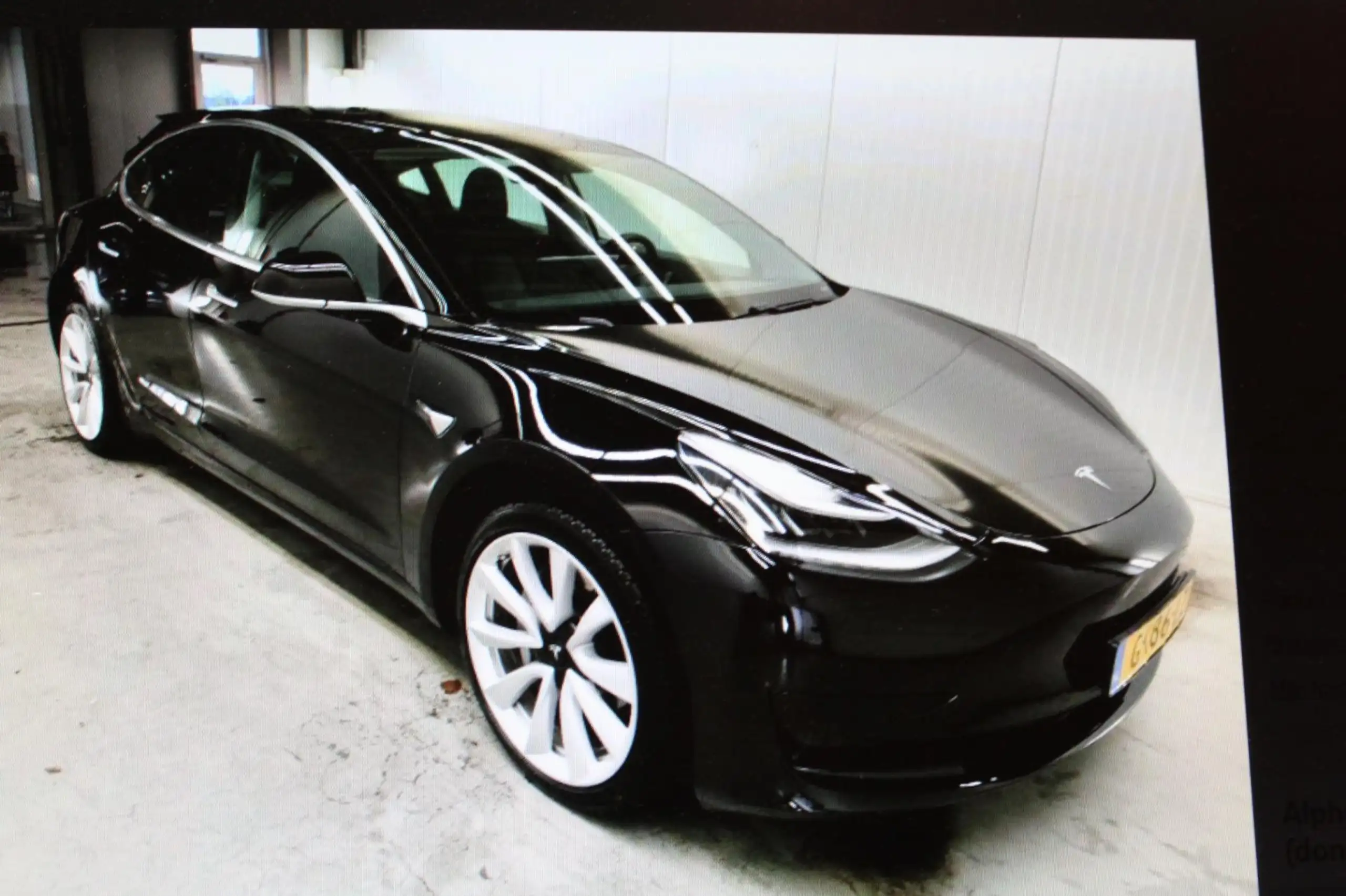 Tesla - Model 3