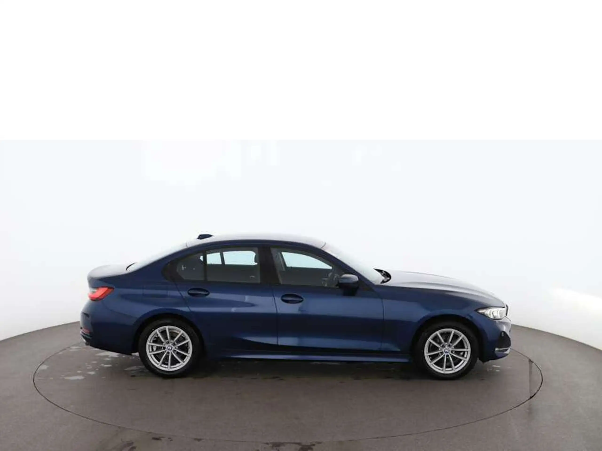 BMW - 320