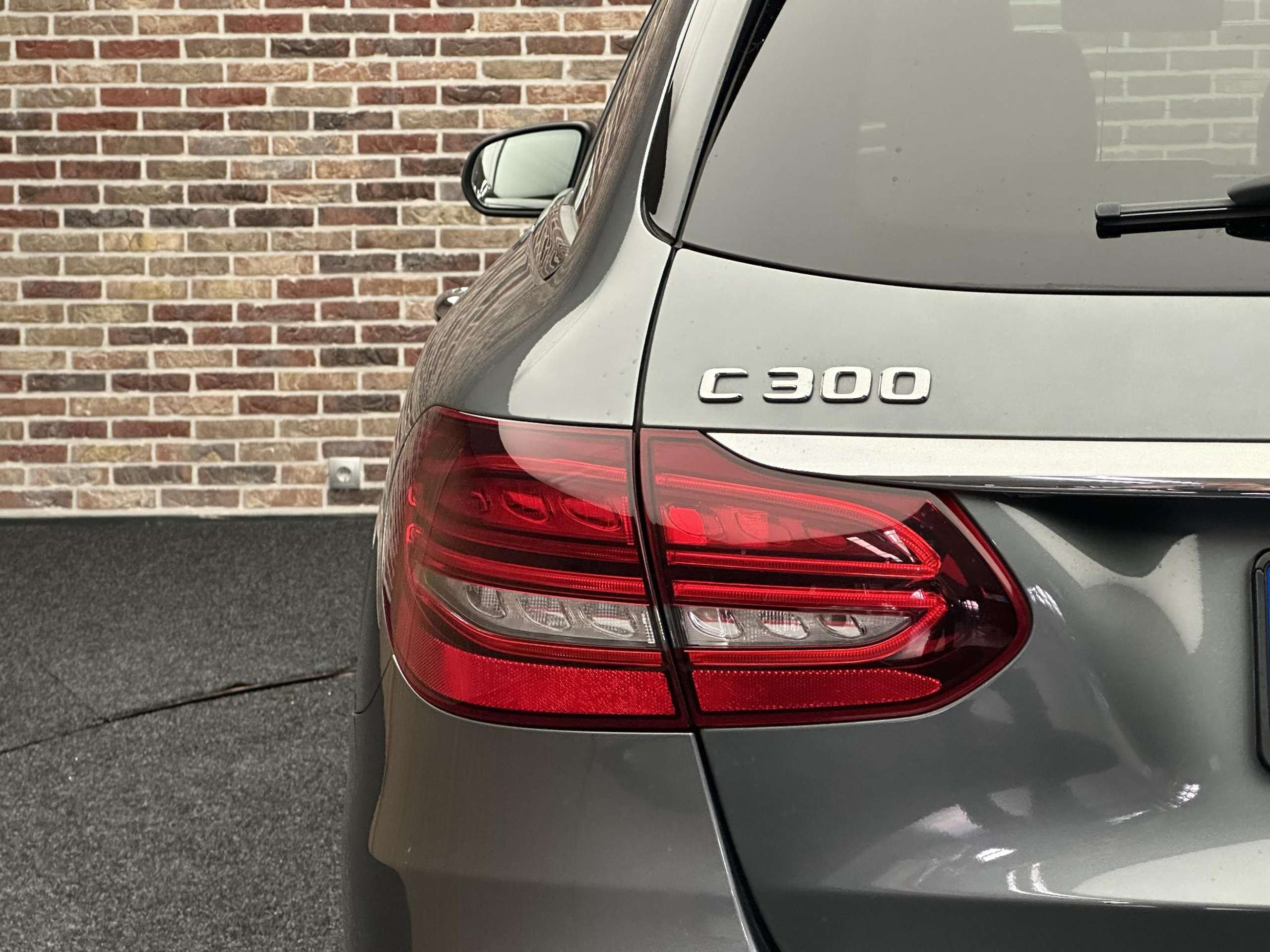 Mercedes-Benz - C 300