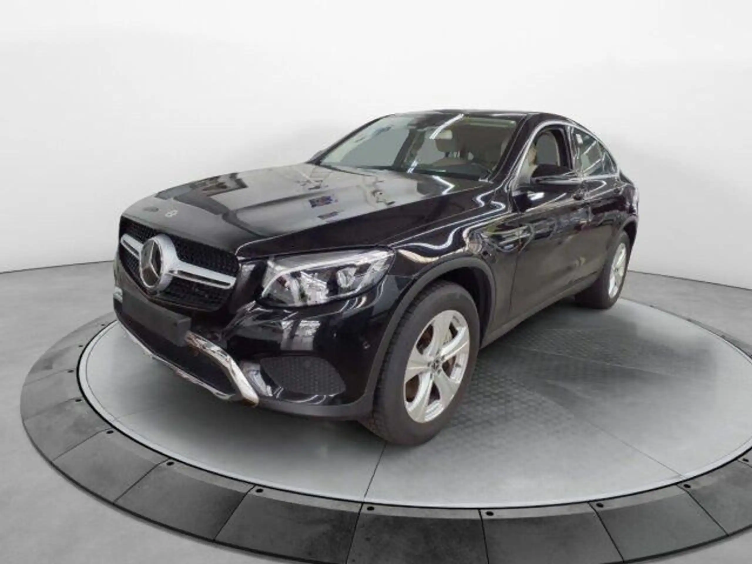 Mercedes-Benz - GLC 350