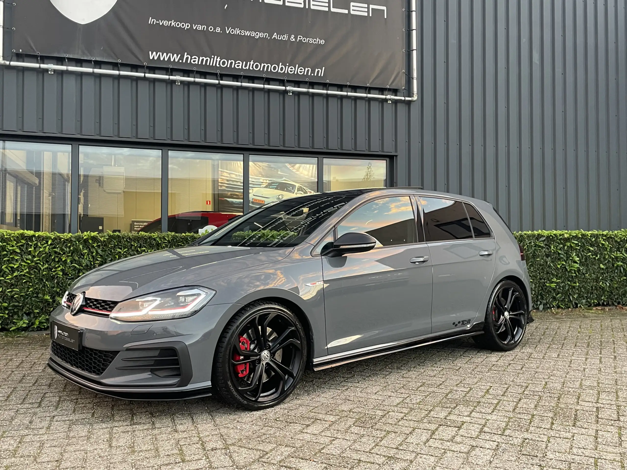 Volkswagen - Golf GTI