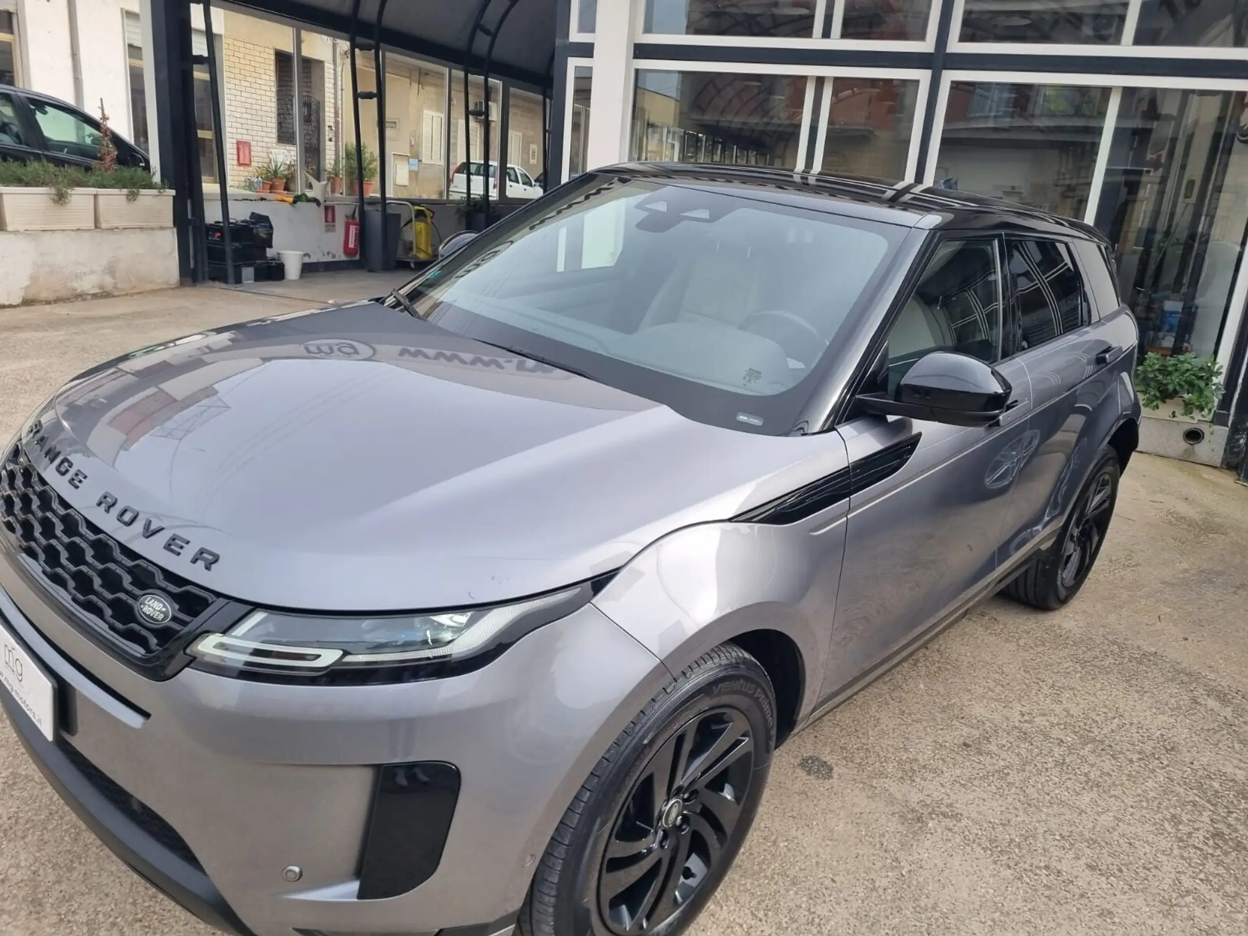 Land Rover - Range Rover Evoque