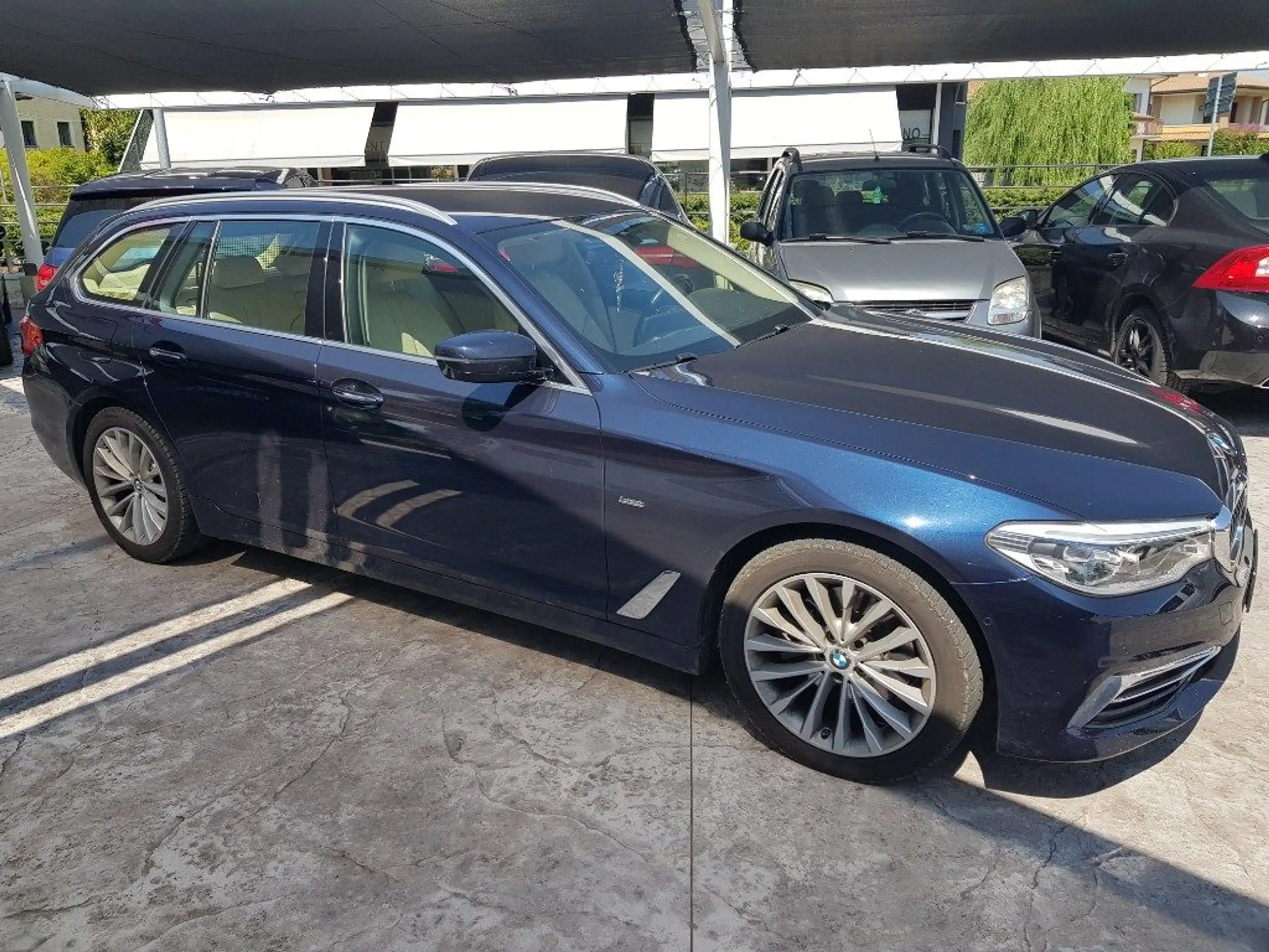 BMW - 520