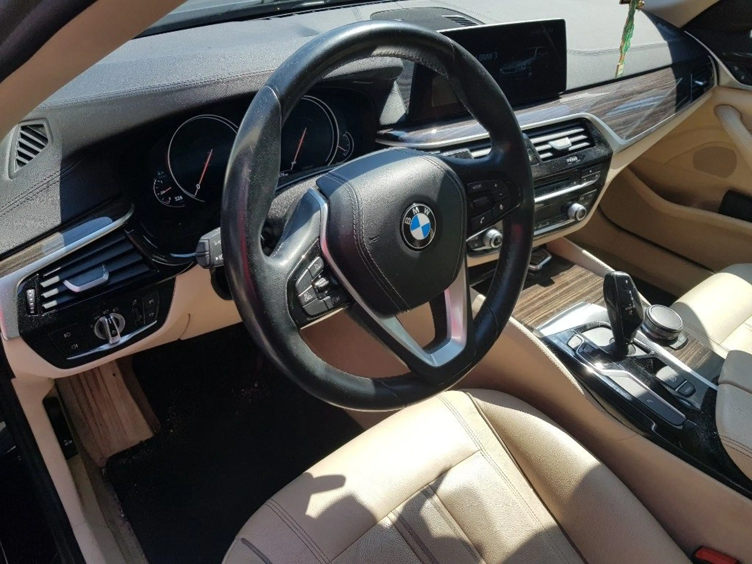 BMW - 520