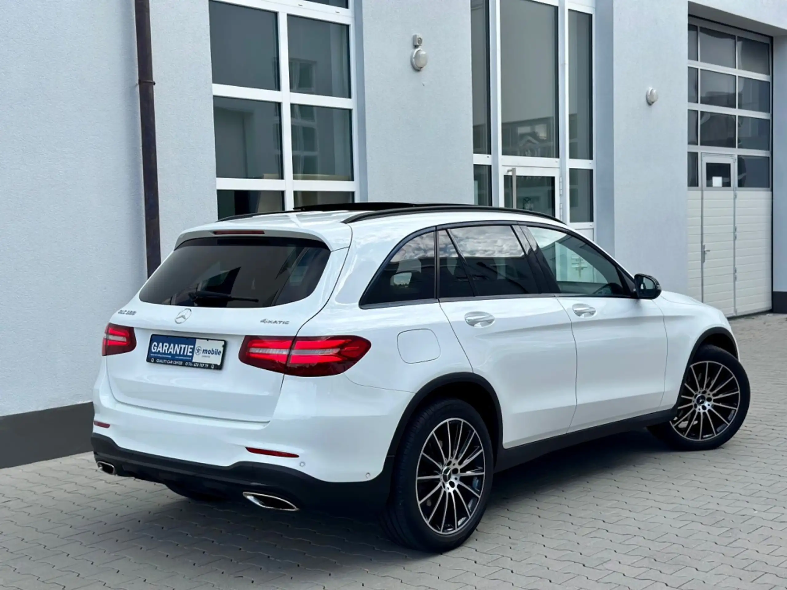 Mercedes-Benz - GLC 300