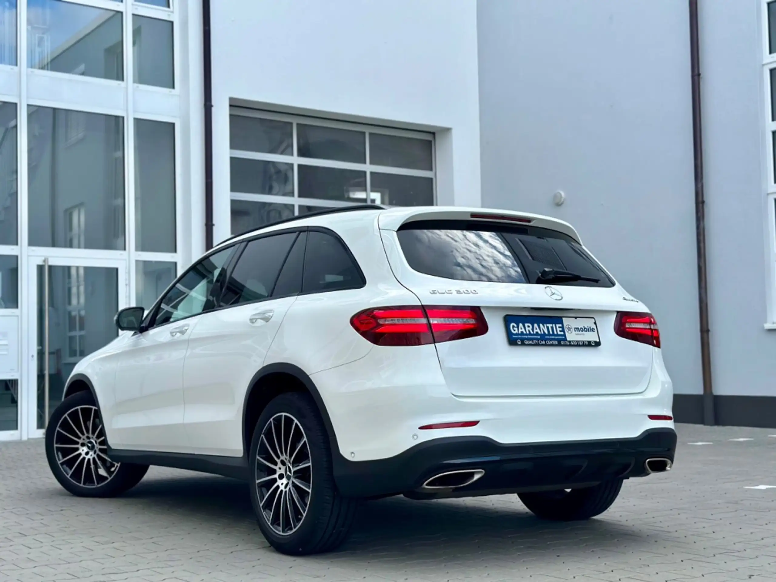 Mercedes-Benz - GLC 300