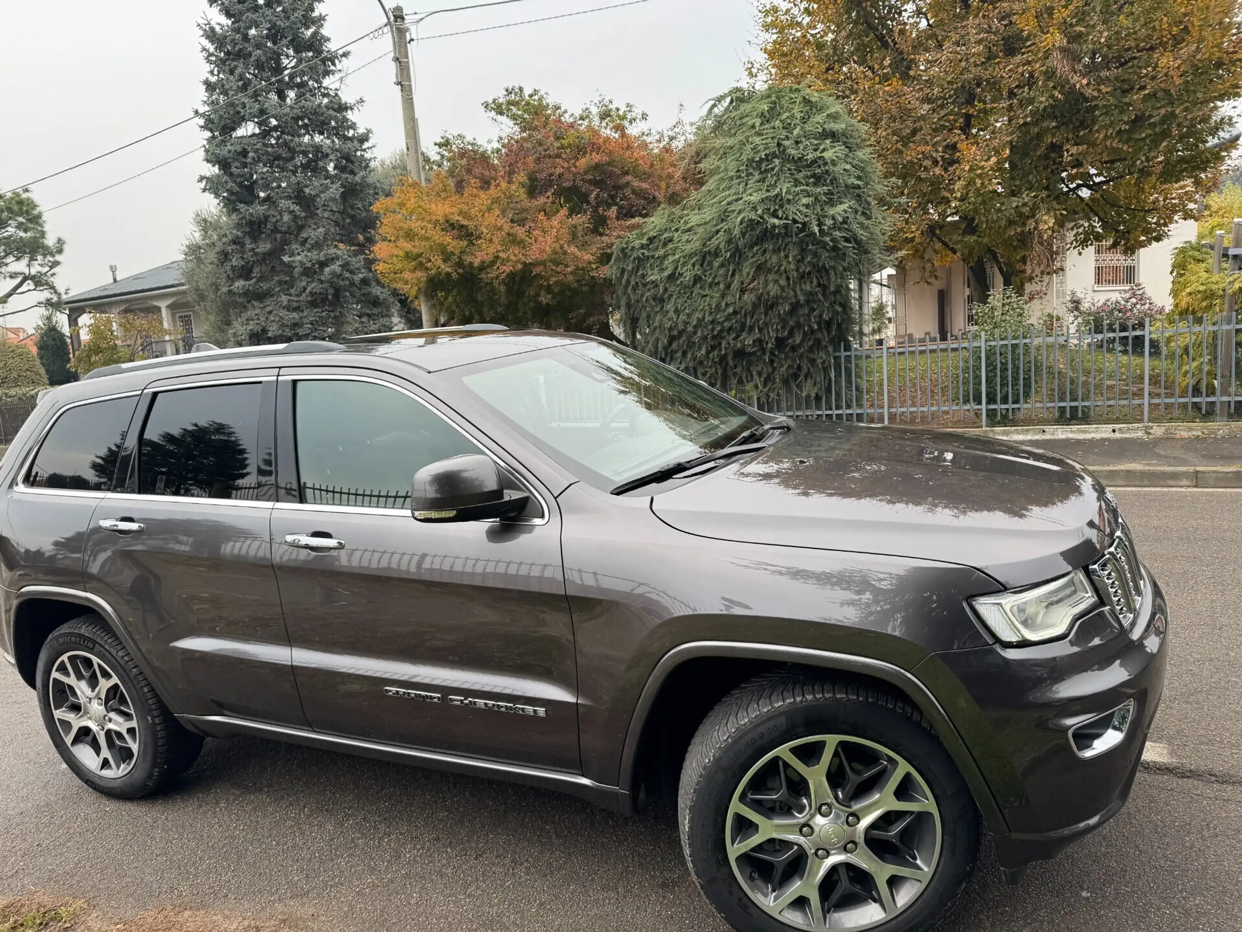 Jeep - Grand Cherokee