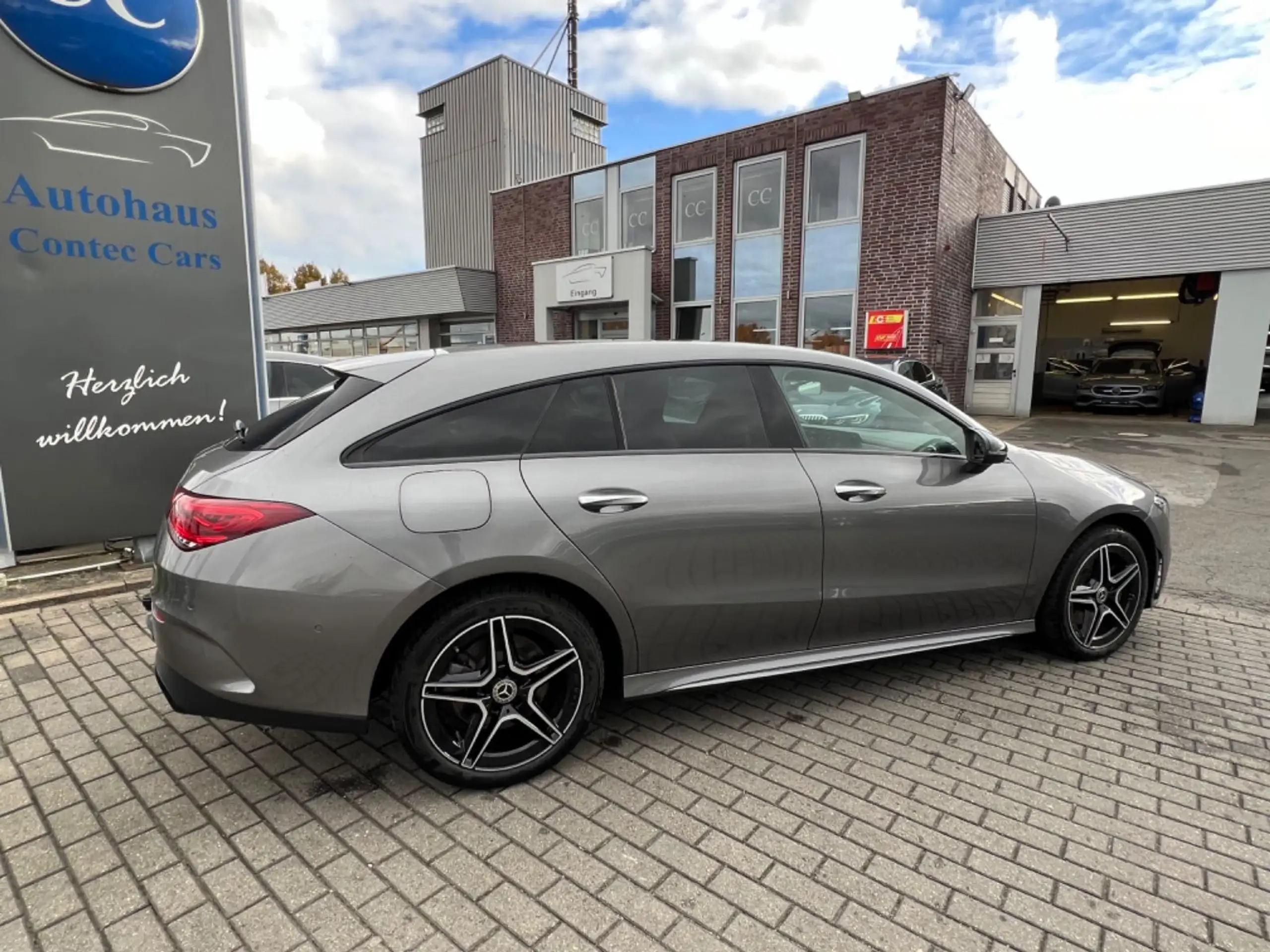 Mercedes-Benz - CLA 250