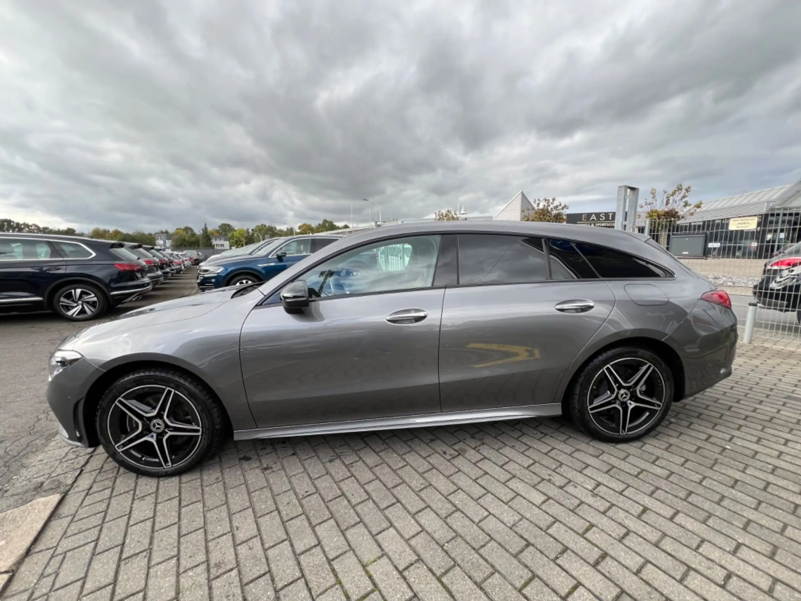 Mercedes-Benz - CLA 250