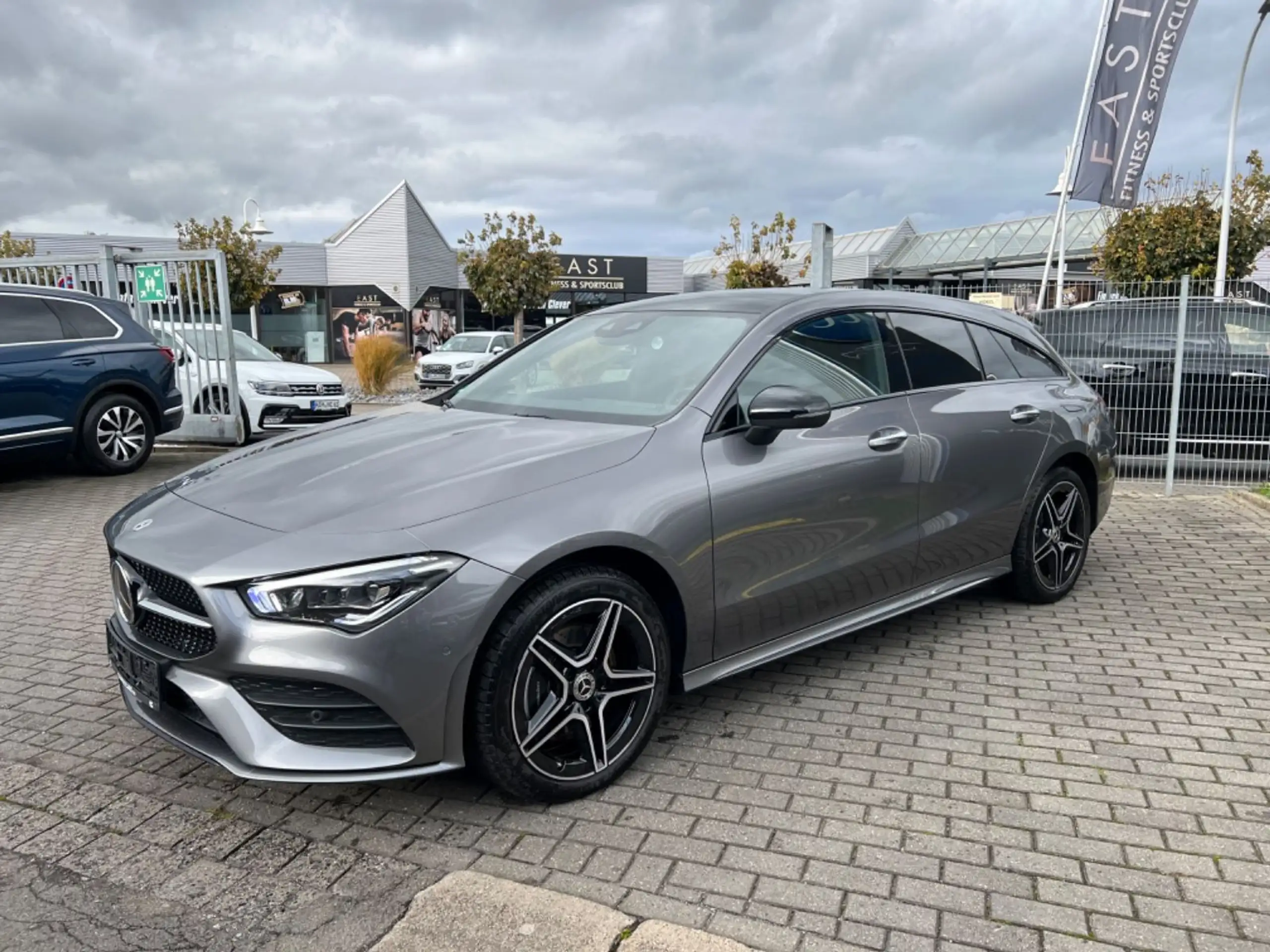 Mercedes-Benz - CLA 250