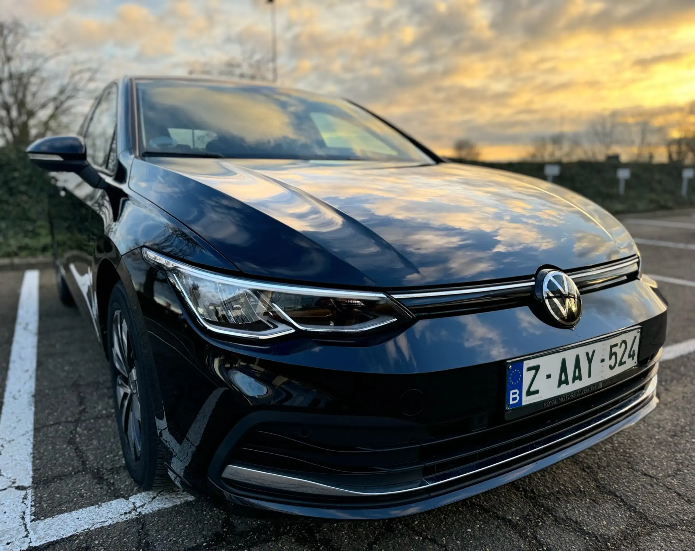 Volkswagen - Golf