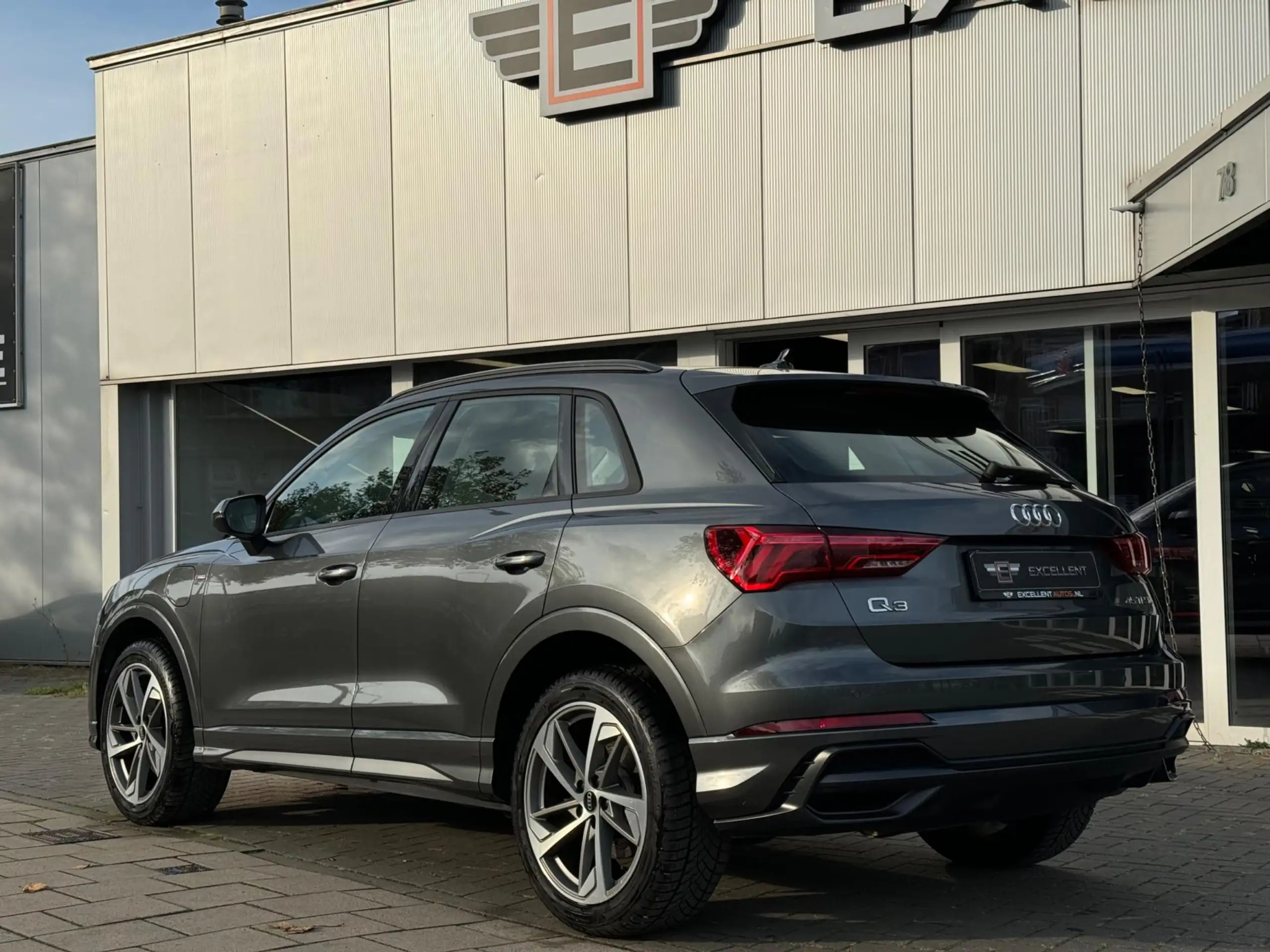 Audi - Q3