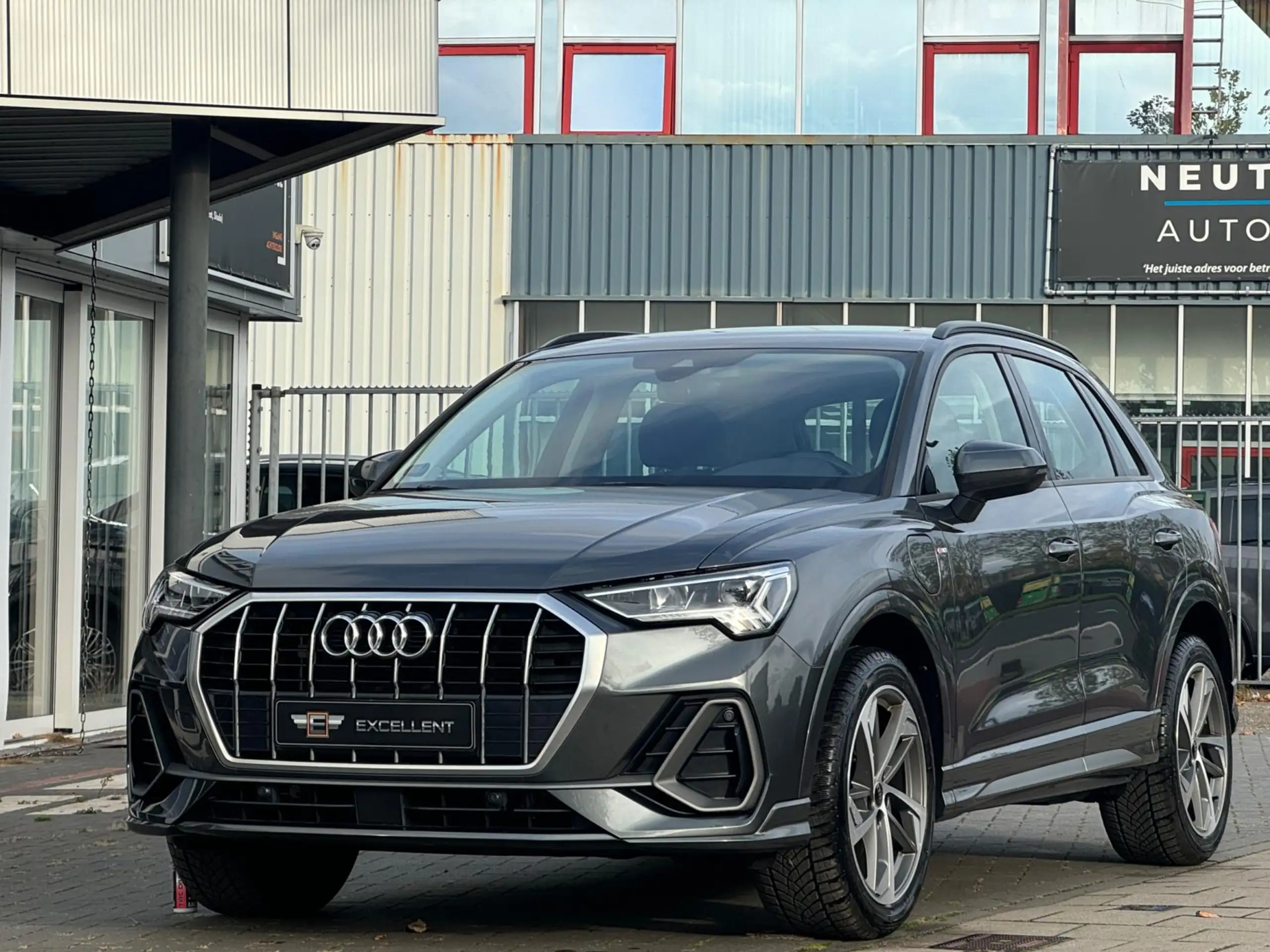 Audi - Q3